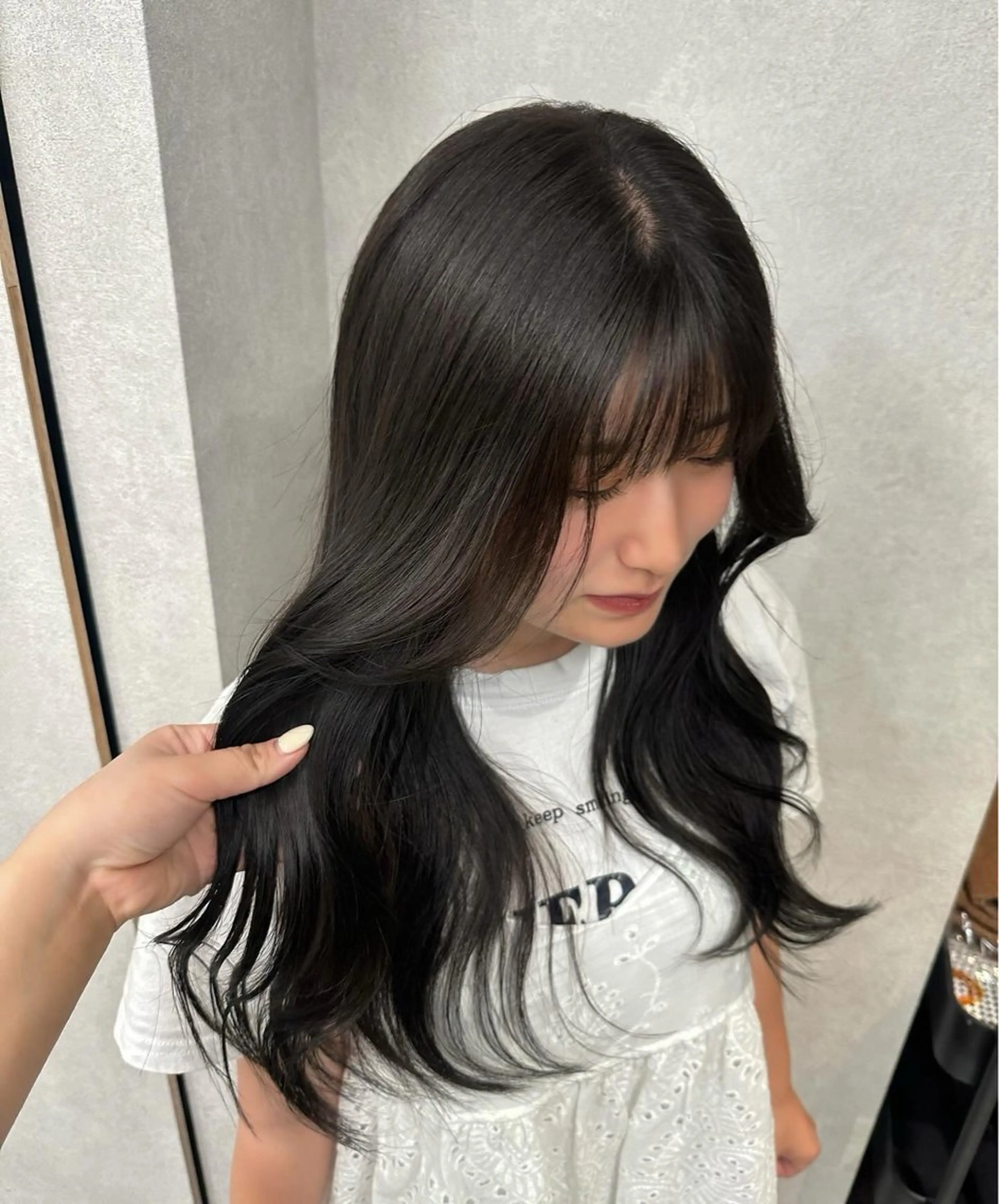 セミロング ヘアカラー 🎀透明感カラー 𝐂𝐇𝐈𝐒𝐀のヘアスタイル