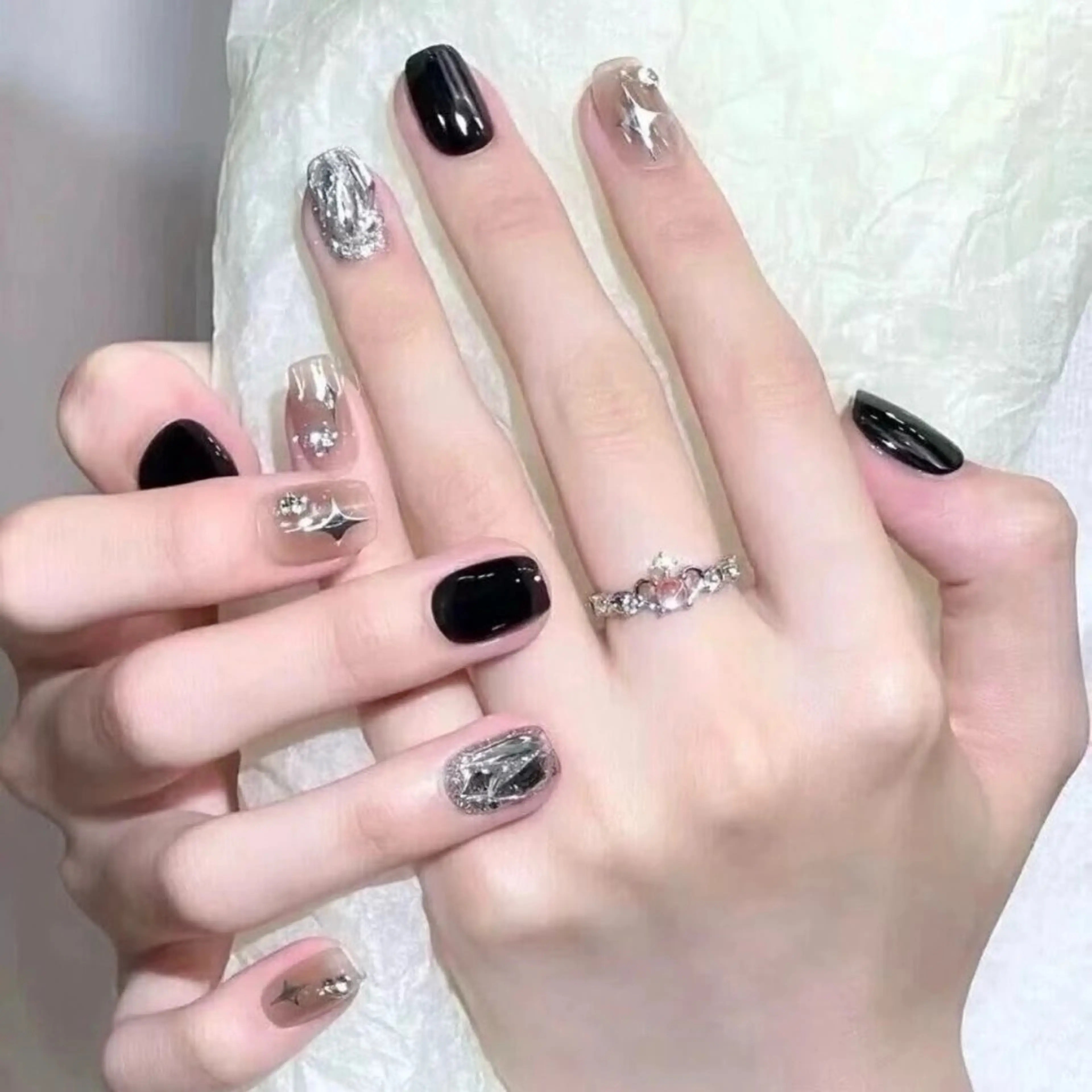 ネイル オーロラネイル フレンチネイル グラデーション マグネットネイル ミラーネイル ハンドネイル NOA NAILのネイルデザイン