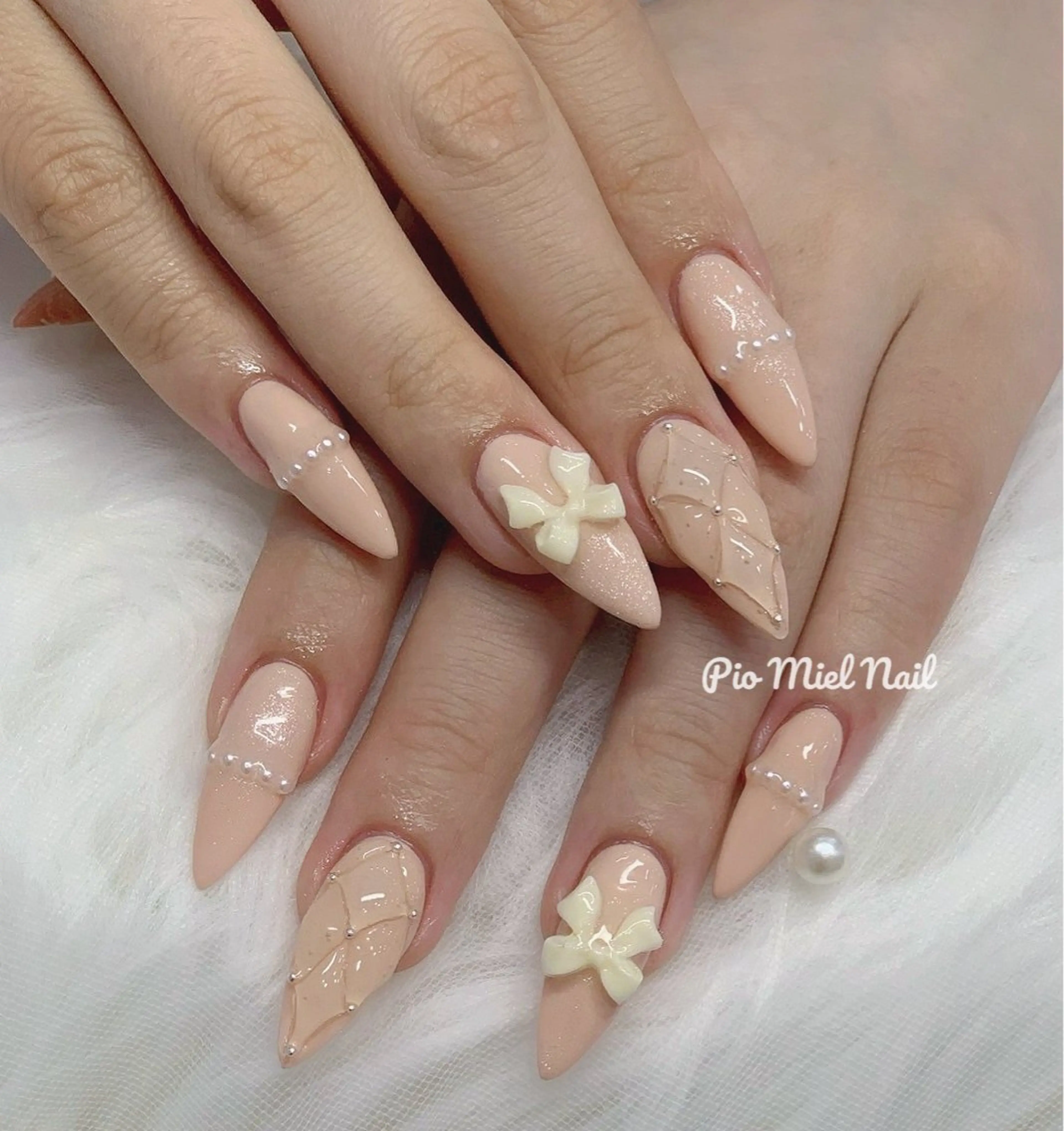 ネイル ガーリー ロングネイル リボン ハンドネイル momo 長さだしのネイルデザイン