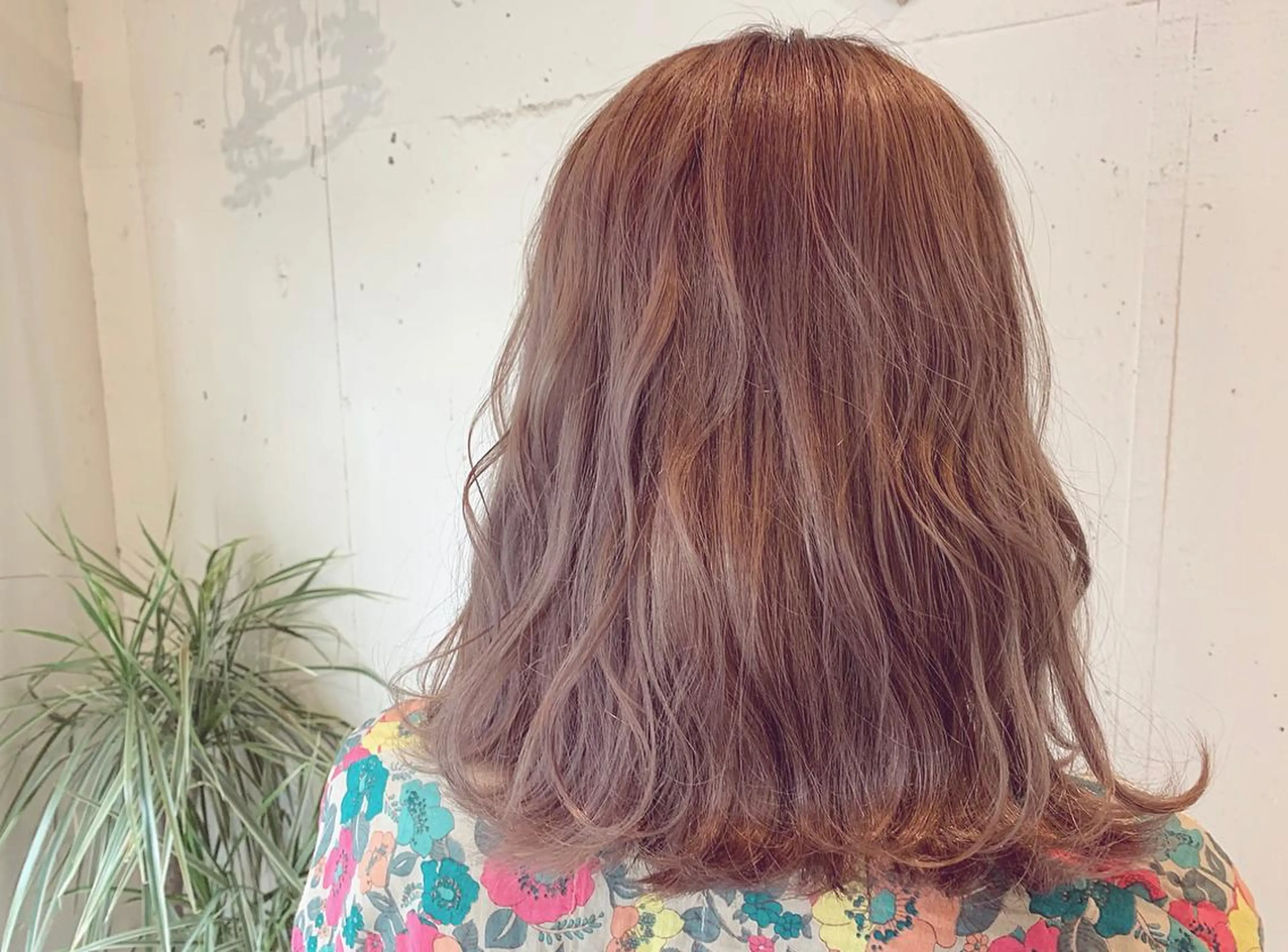 ミディアム カラー ブリーチ ピンクカラー ヘアカラー トリートメント たかいわ みきのヘアスタイル