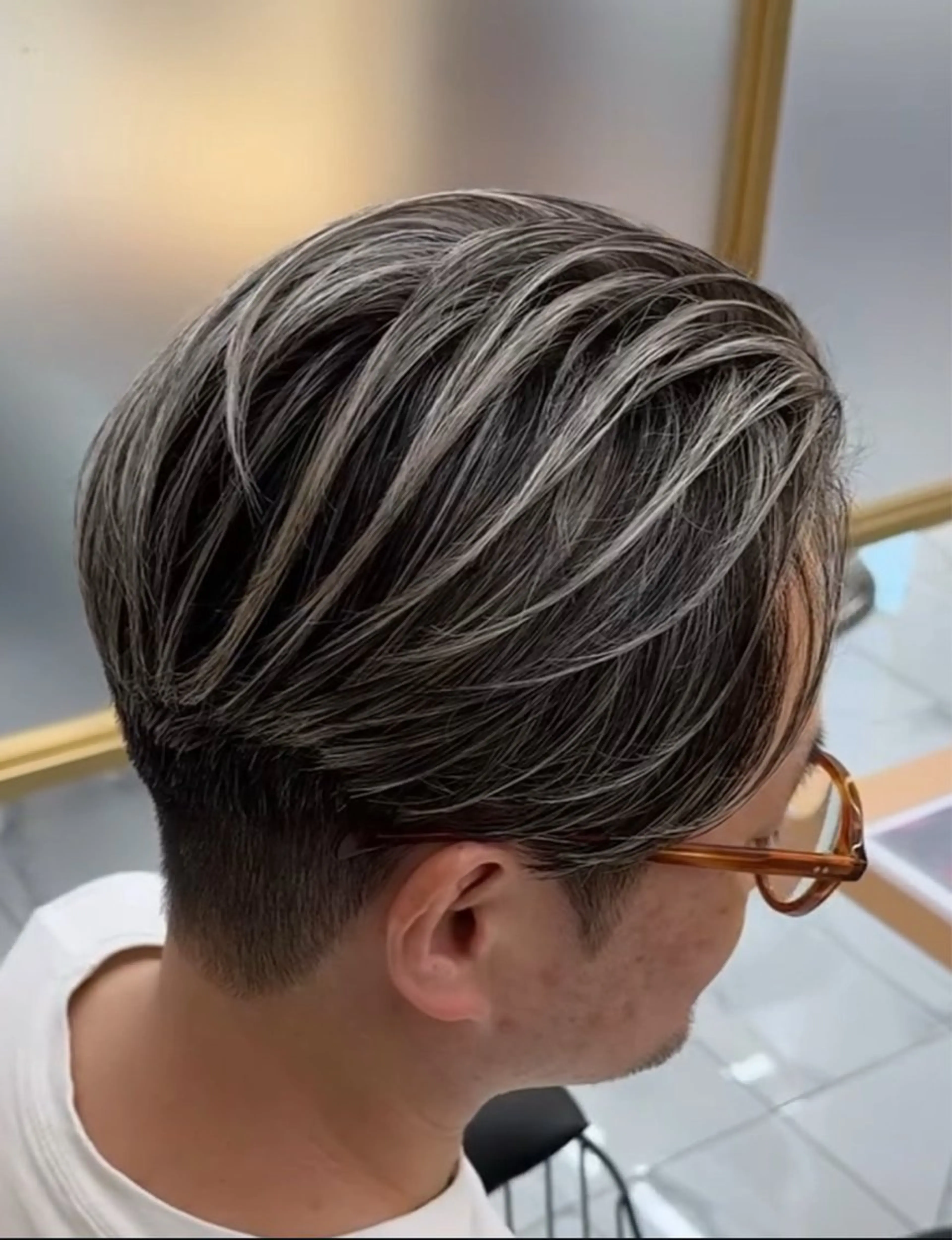 メンズ メンズハイライト メンズメッシュ カット ヘアカラー 白髪ぼかしメッシュ/ 大人メッシュ/ゆうとのヘアスタイル