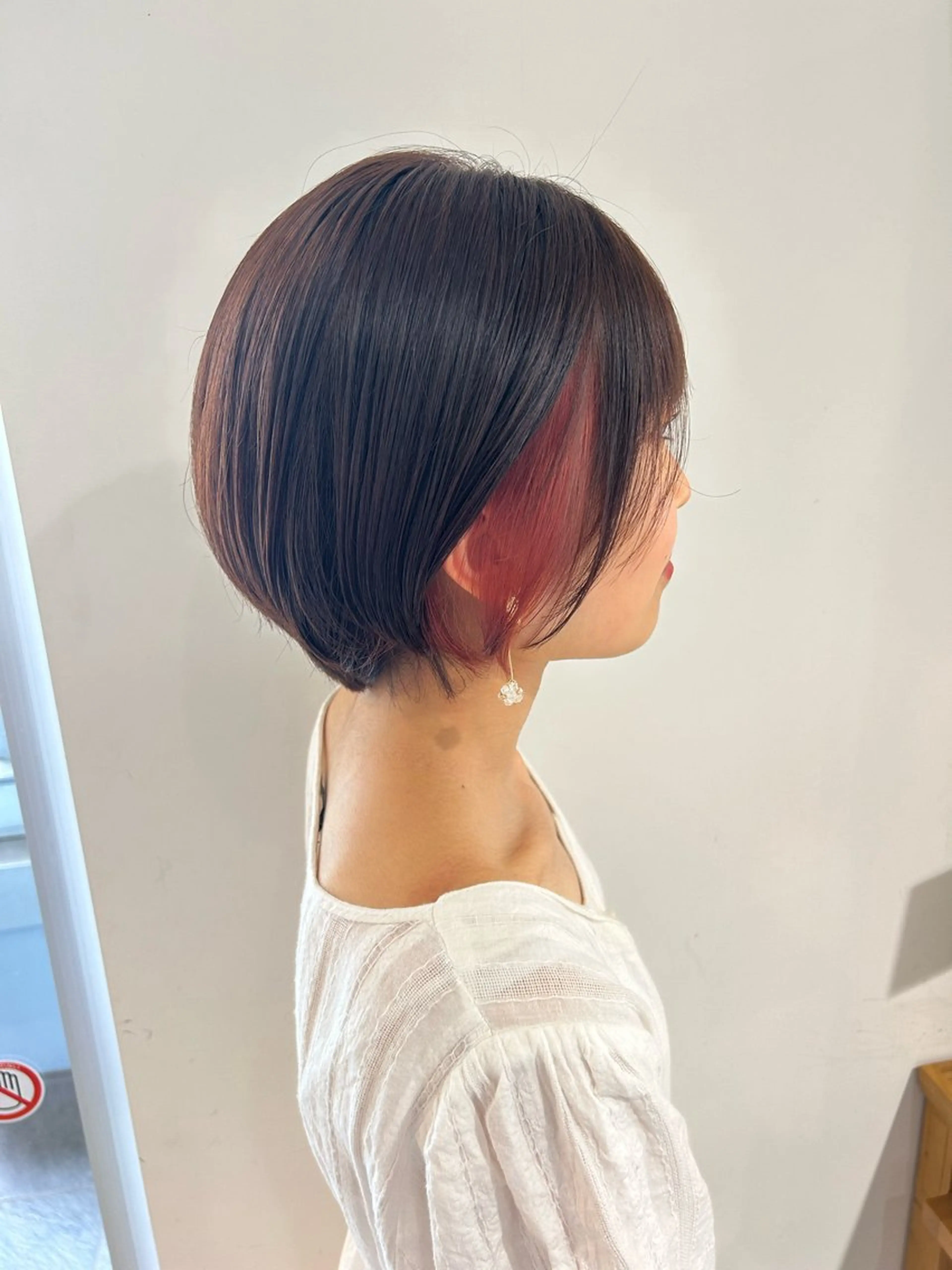 ショート カラー ブリーチ イヤリングカラー オレンジ ショートヘア 関口 桃花🌷 暖色カラーのヘアスタイル