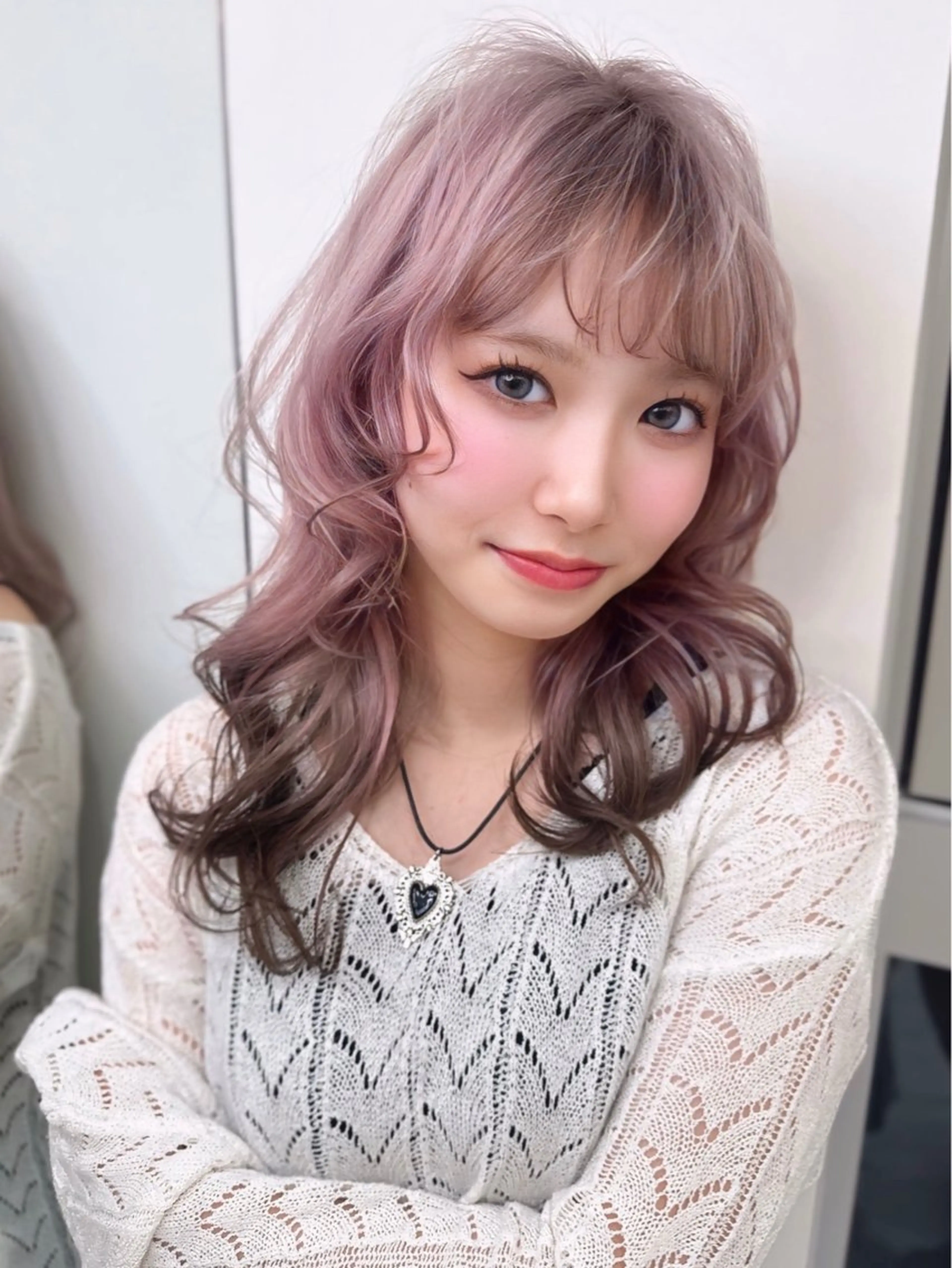 【デビュークーポン】カット➕ブリーチ➕デザインカラー➕クイックトリートメントの写真