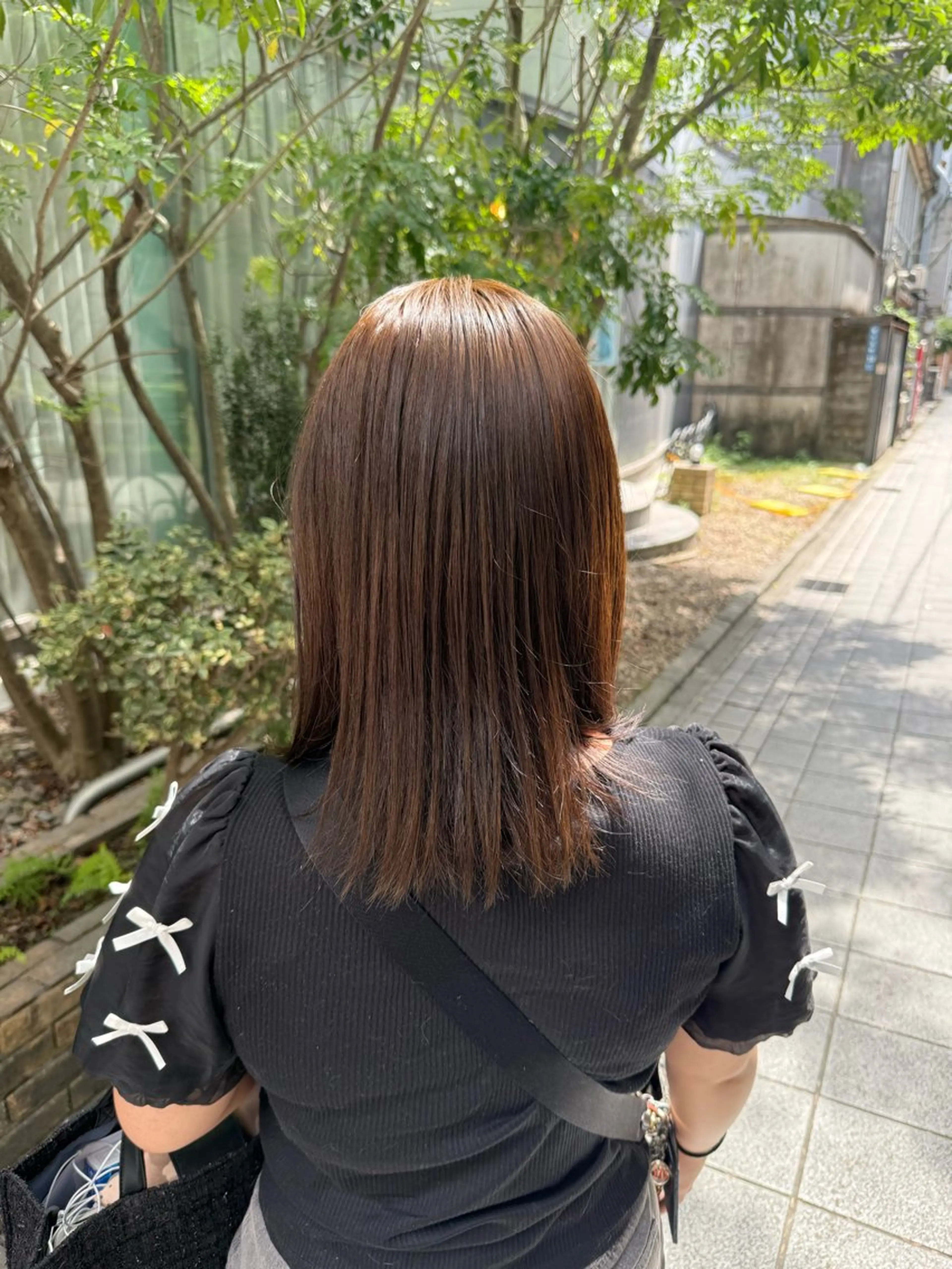 カラー 黒髪 ブリーチ ブラウンカラー ブリーチなしカラー オリーブブラウン DECOR所属・DECOR 塩浦 鈴のヘアスタイル