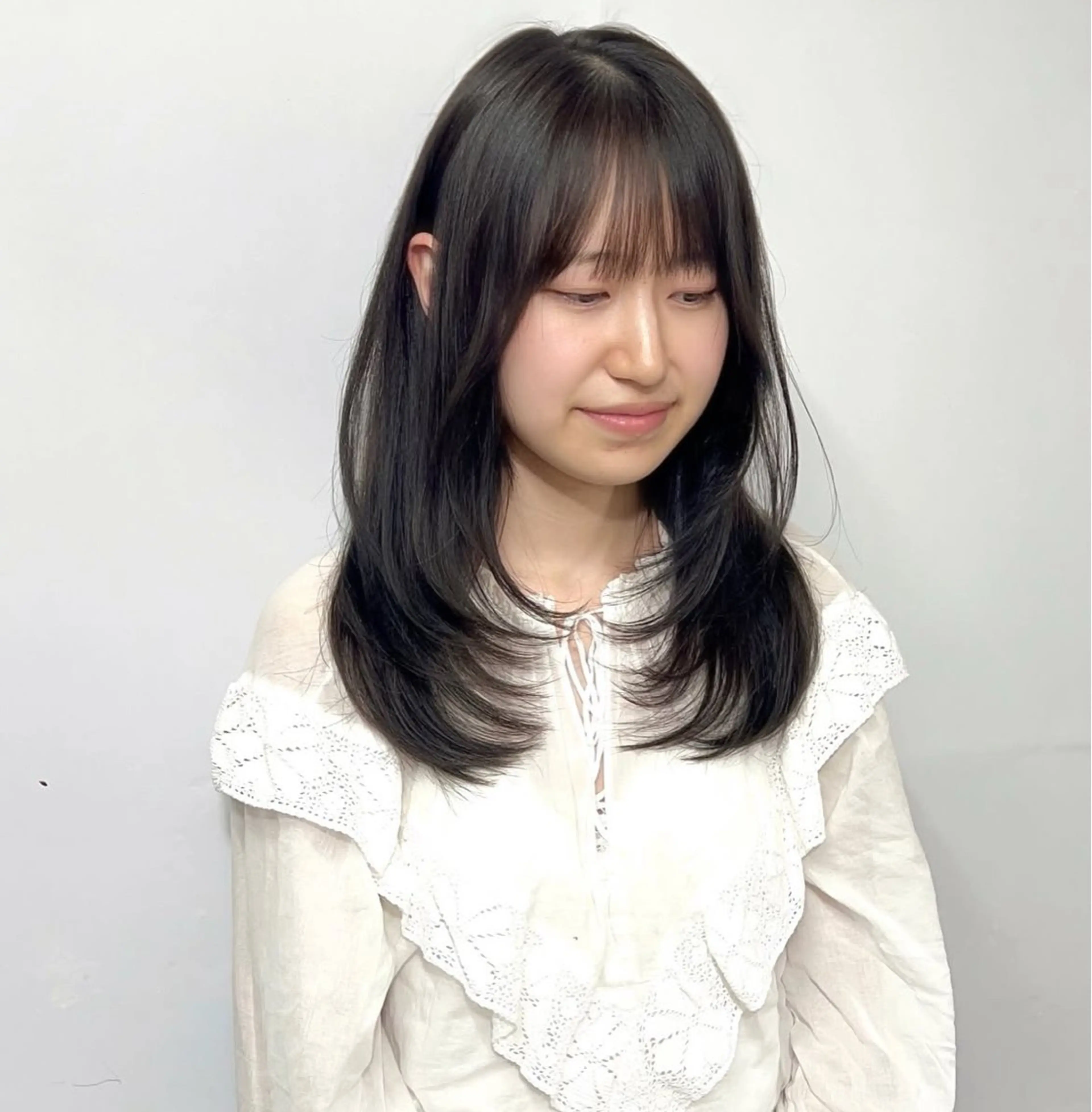 ミディアム カラー レイヤーカット カット ヘアカラー EMANON梅田店所属・前川 朋香のヘアスタイル