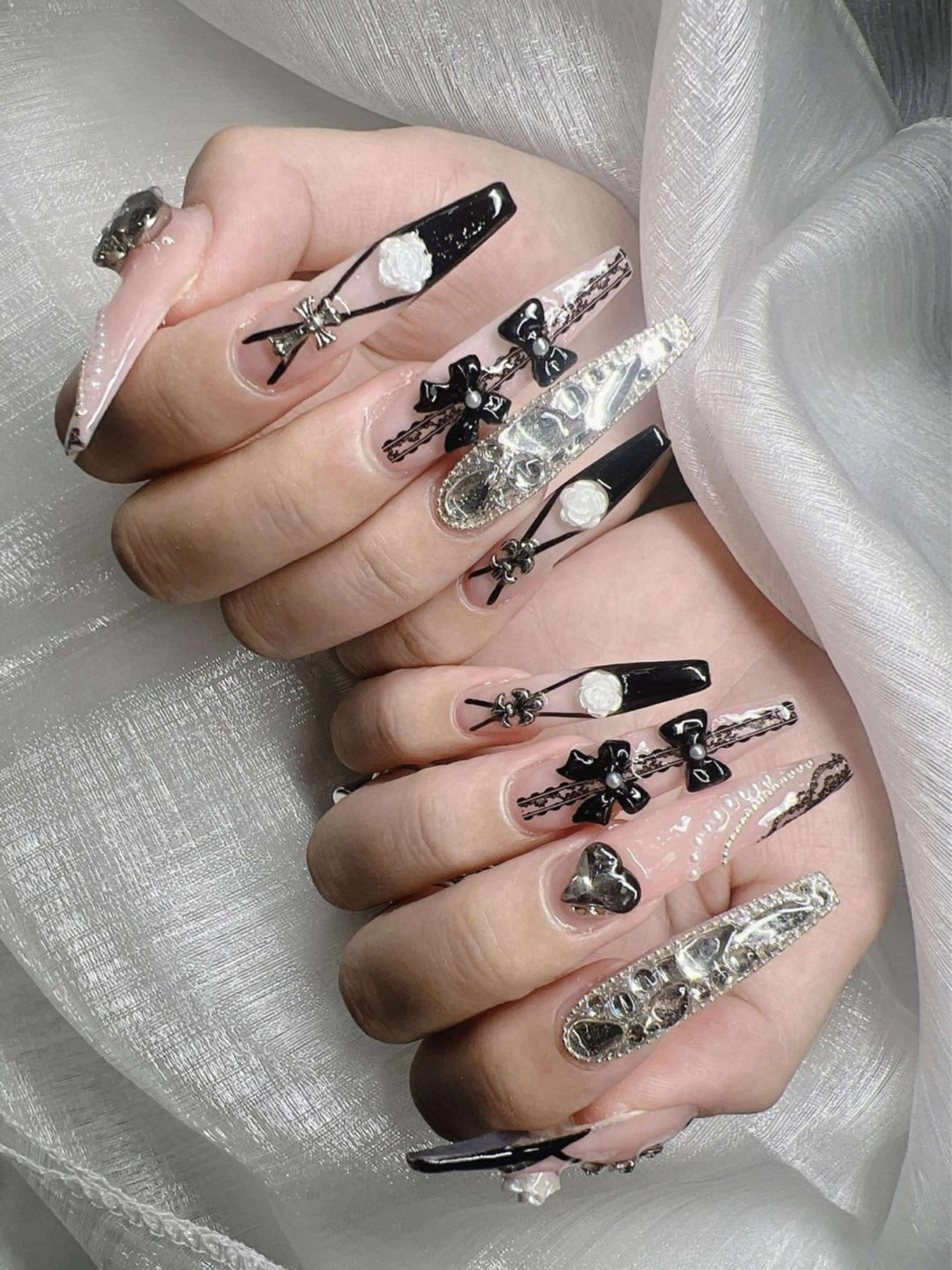 ネイル 長さ出し グラデーション 卒業式 キラキラネイル マグネットネイル ハンドネイル Lee Nailsのネイルデザイン