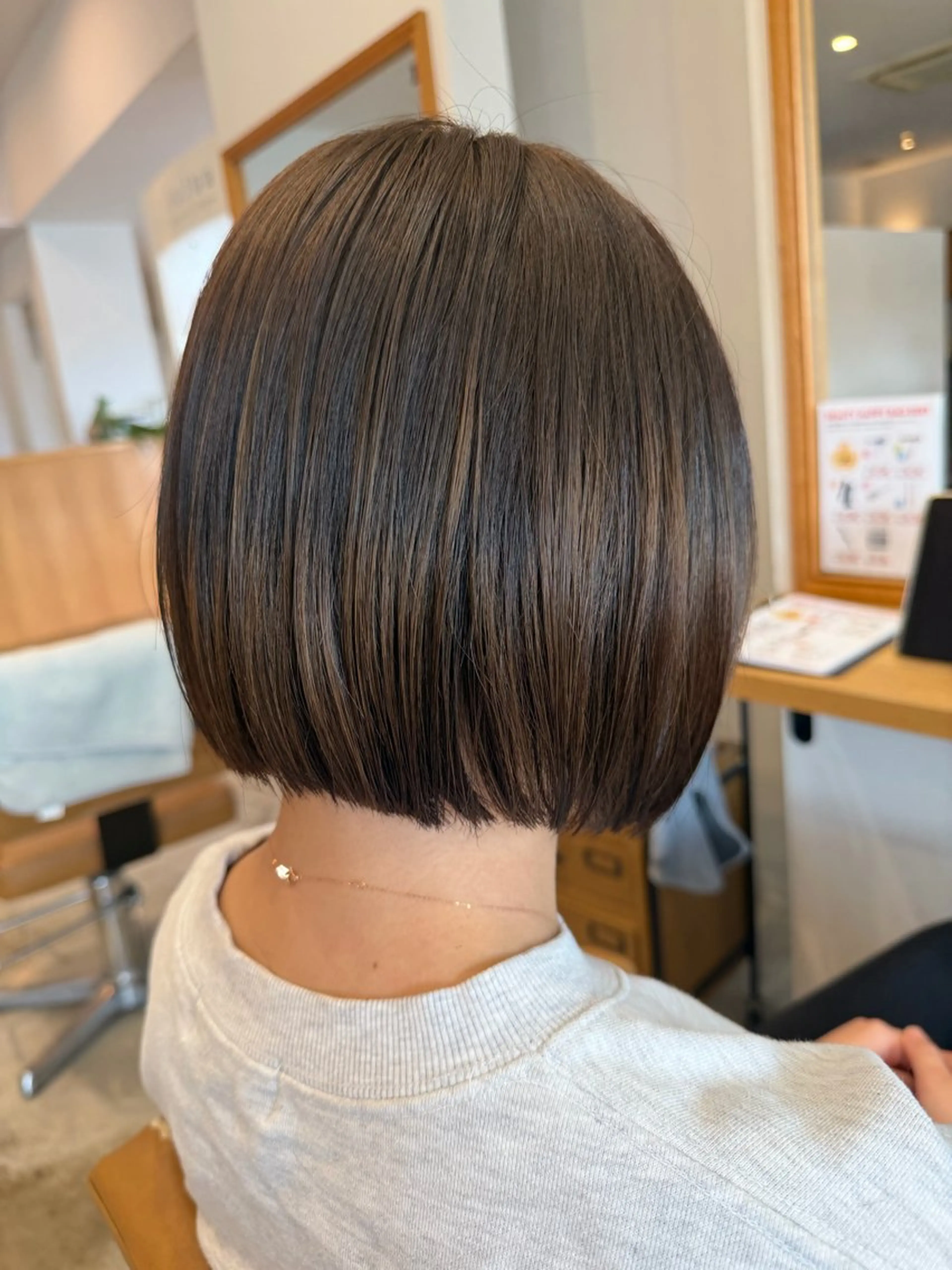 ショート ボブ カット TAKUMI /顔周りカット/艶髪のヘアスタイル