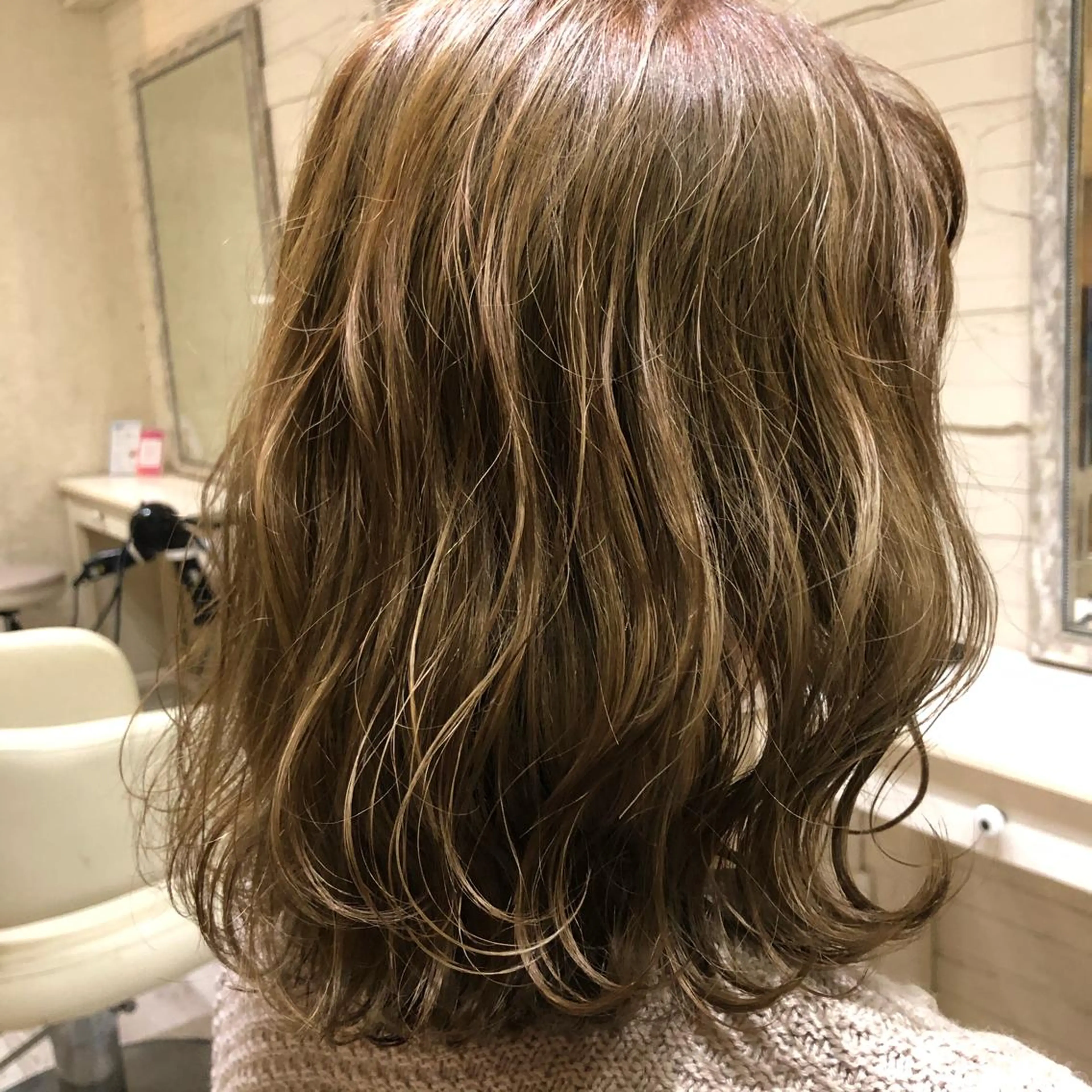 ミディアム カラー ベージュカラー カラー特化美容師 なかもと たつひろのヘアスタイル