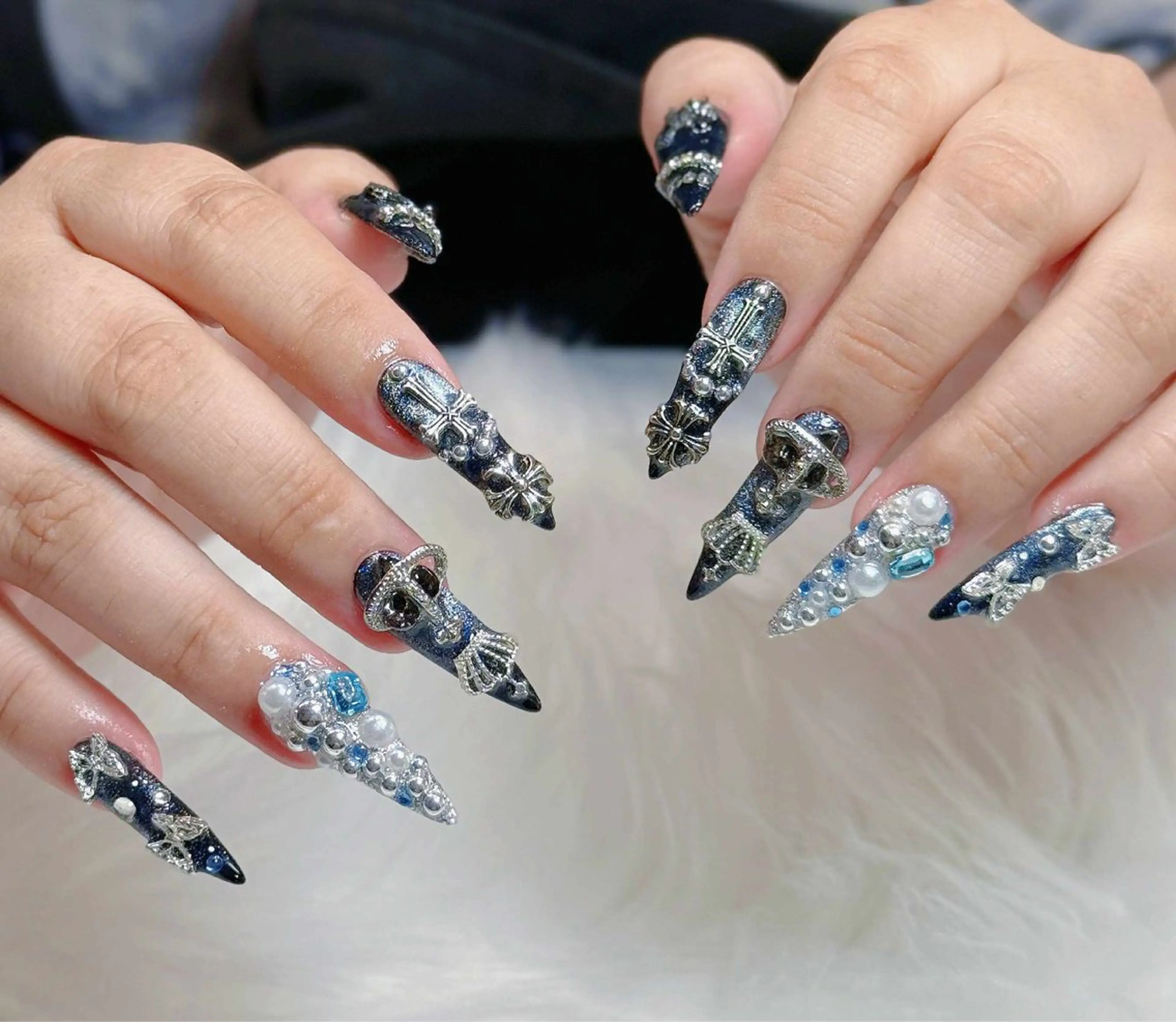 ネイル オーロラネイル チークネイル フットネイル フレンチネイル ジェルネイル ハンドネイル Nichi Nailsのネイルデザイン