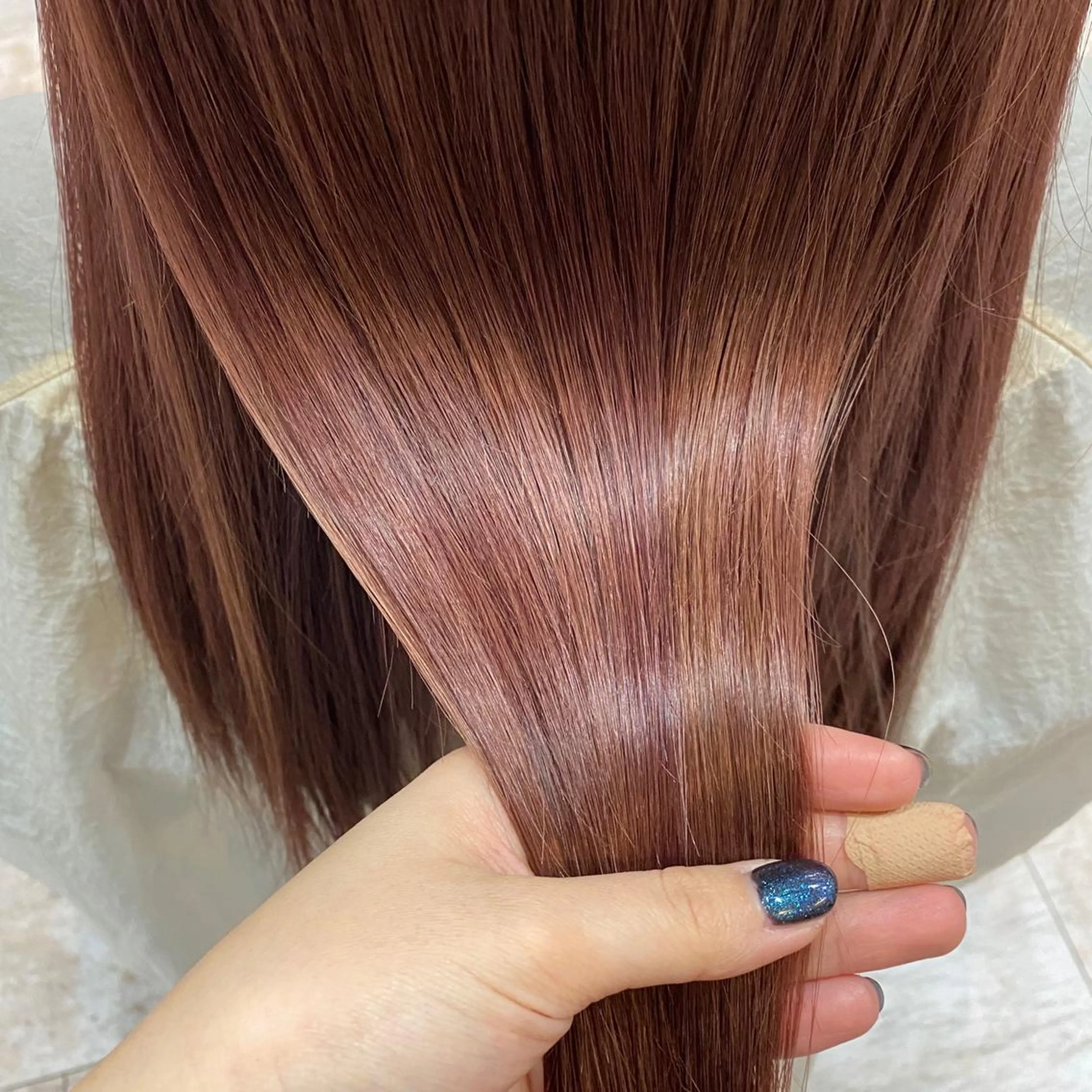 セミロング カラー カット ヘアカラー トリートメント 🫧透け感⋆艶髪💎 山口アヤカのヘアスタイル