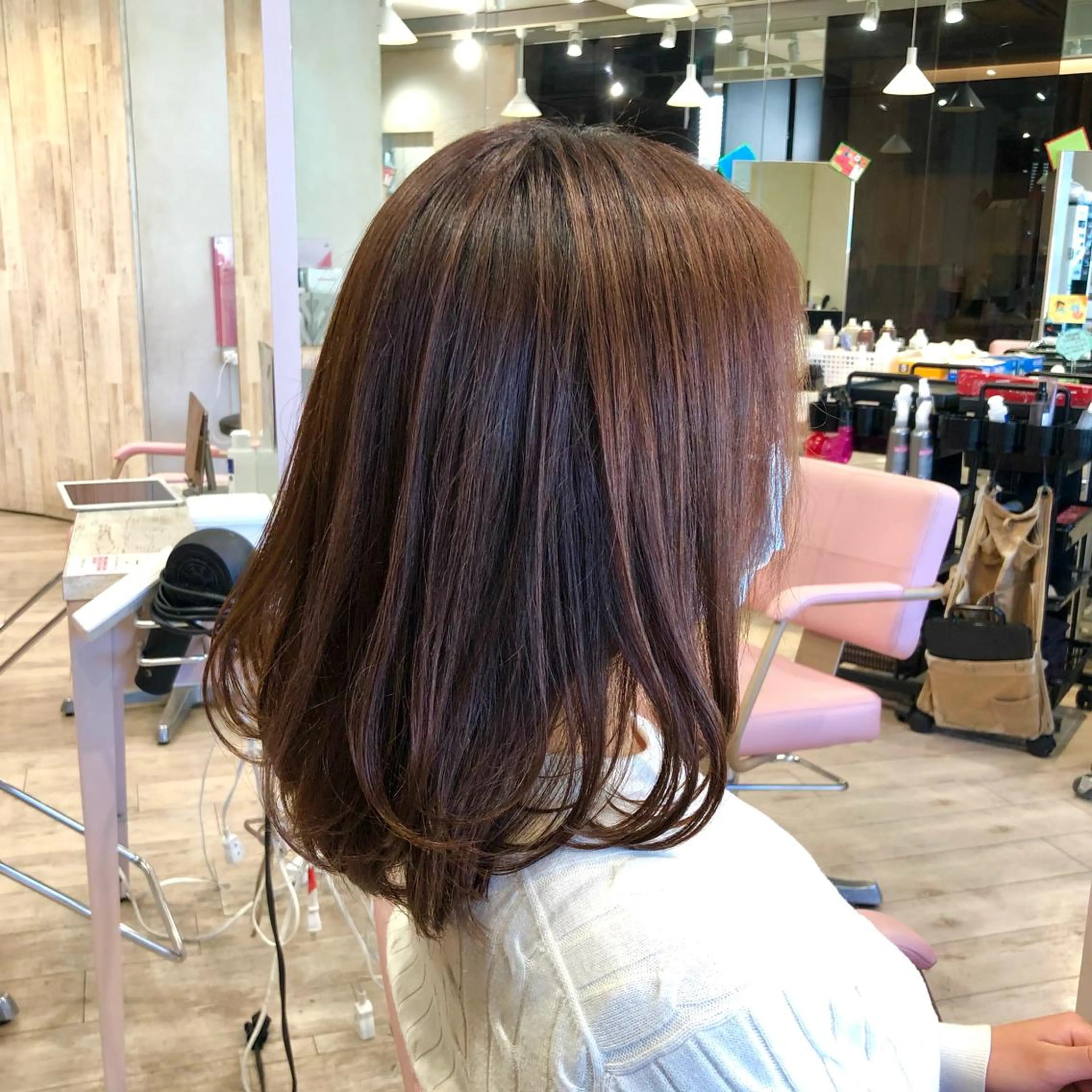 ミディアム カラー ヘアカラー トリートメント 髪質改善/ レイヤーカット金井翔のヘアスタイル