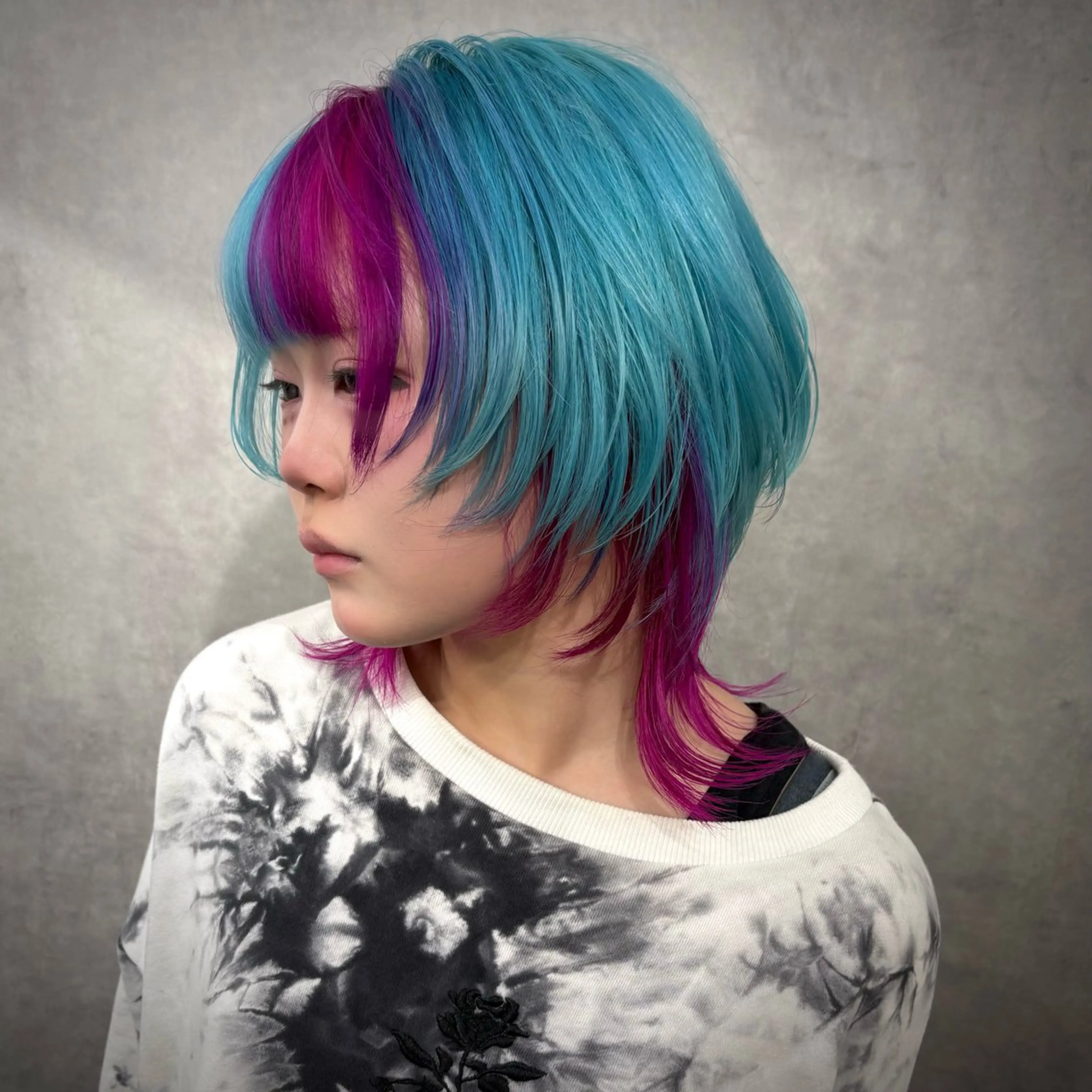 ミディアム カラー ウルフカット いろあそび所属・12月限定🉐カット モデル募集🉐のヘアスタイル