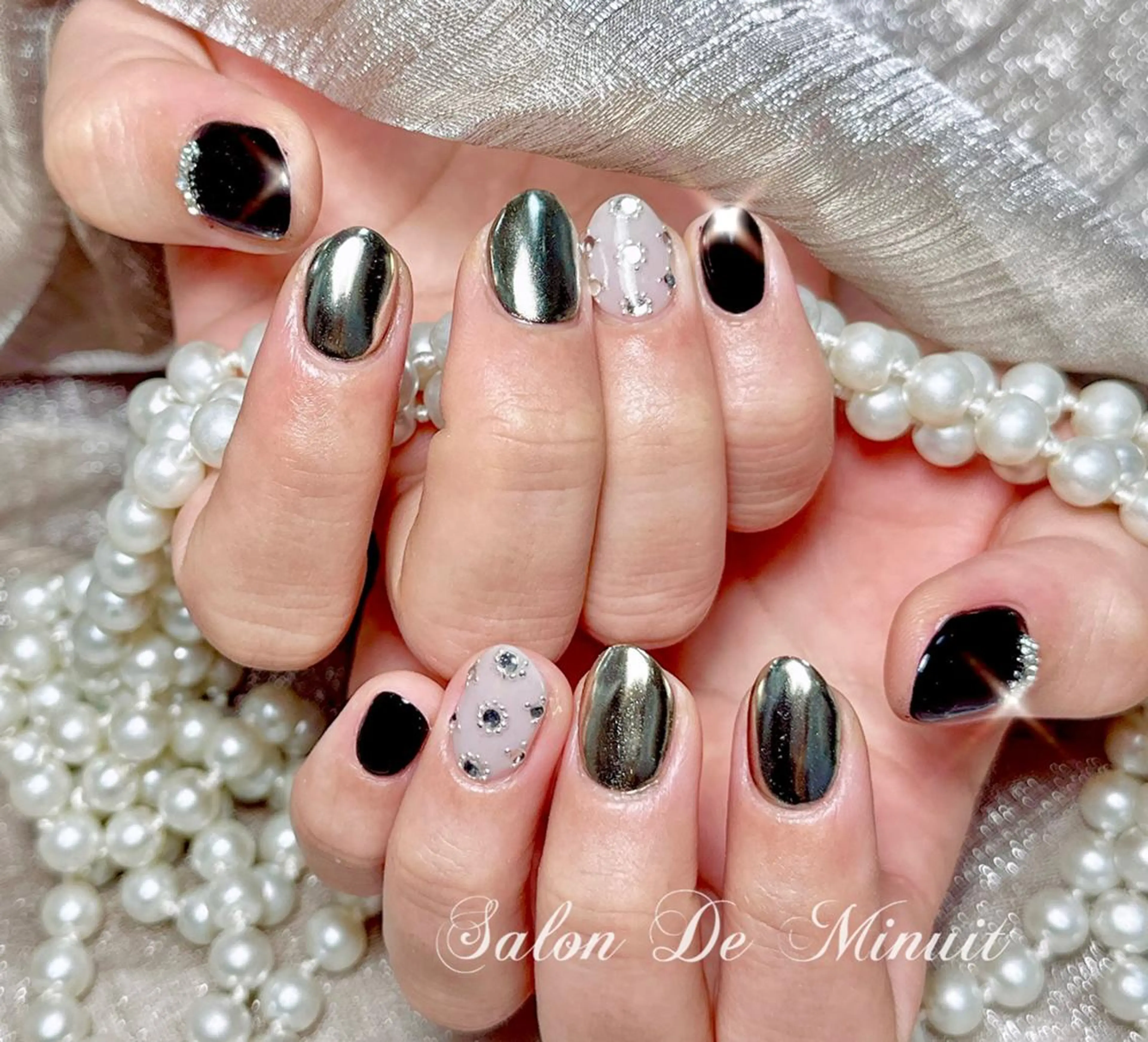 ネイル Salon de Minuit🦩のネイルデザイン