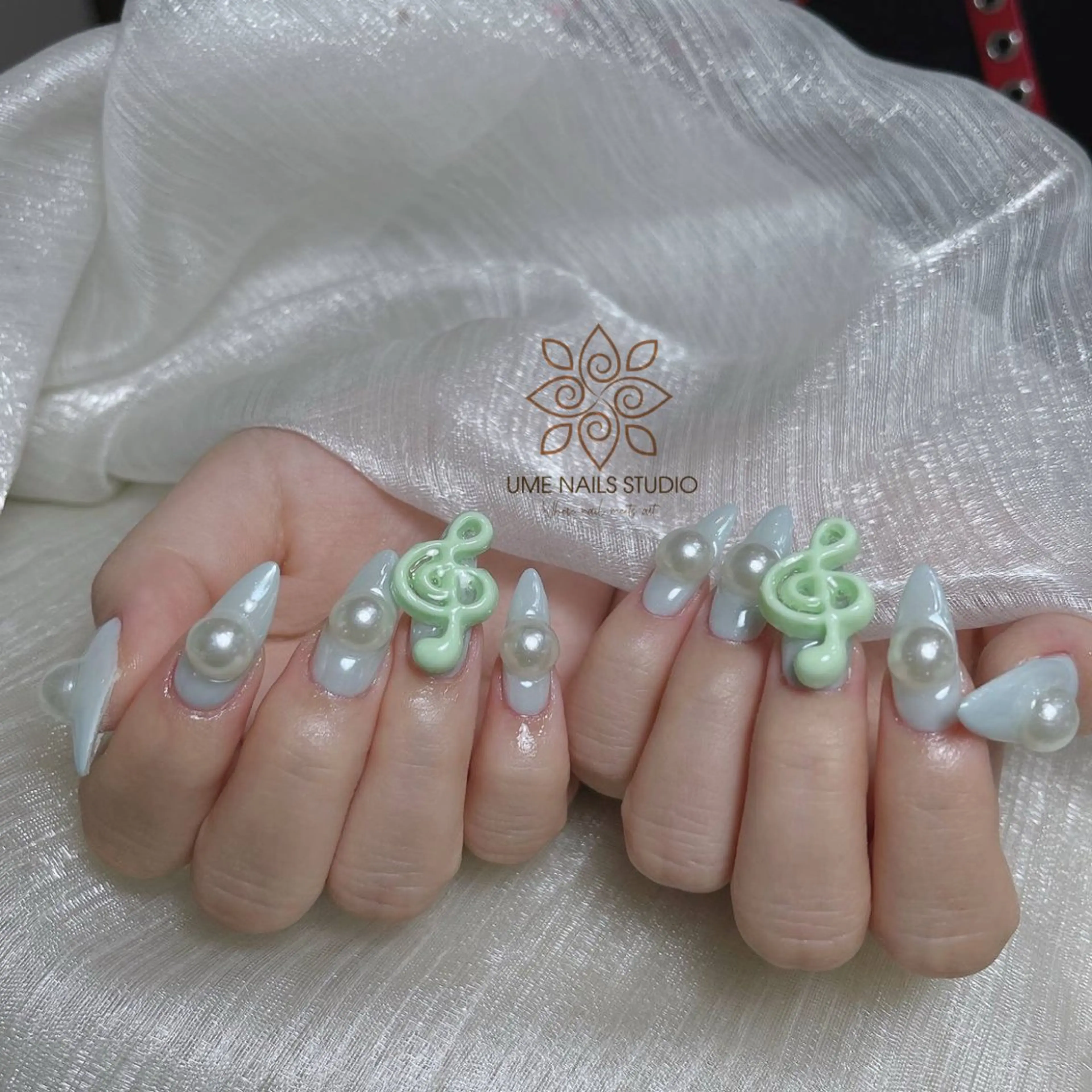 ネイル チークネイル クリアネイル ガーリー キラキラネイル 韓国ネイル ハンドネイル Ume Nail Studioのネイルデザイン