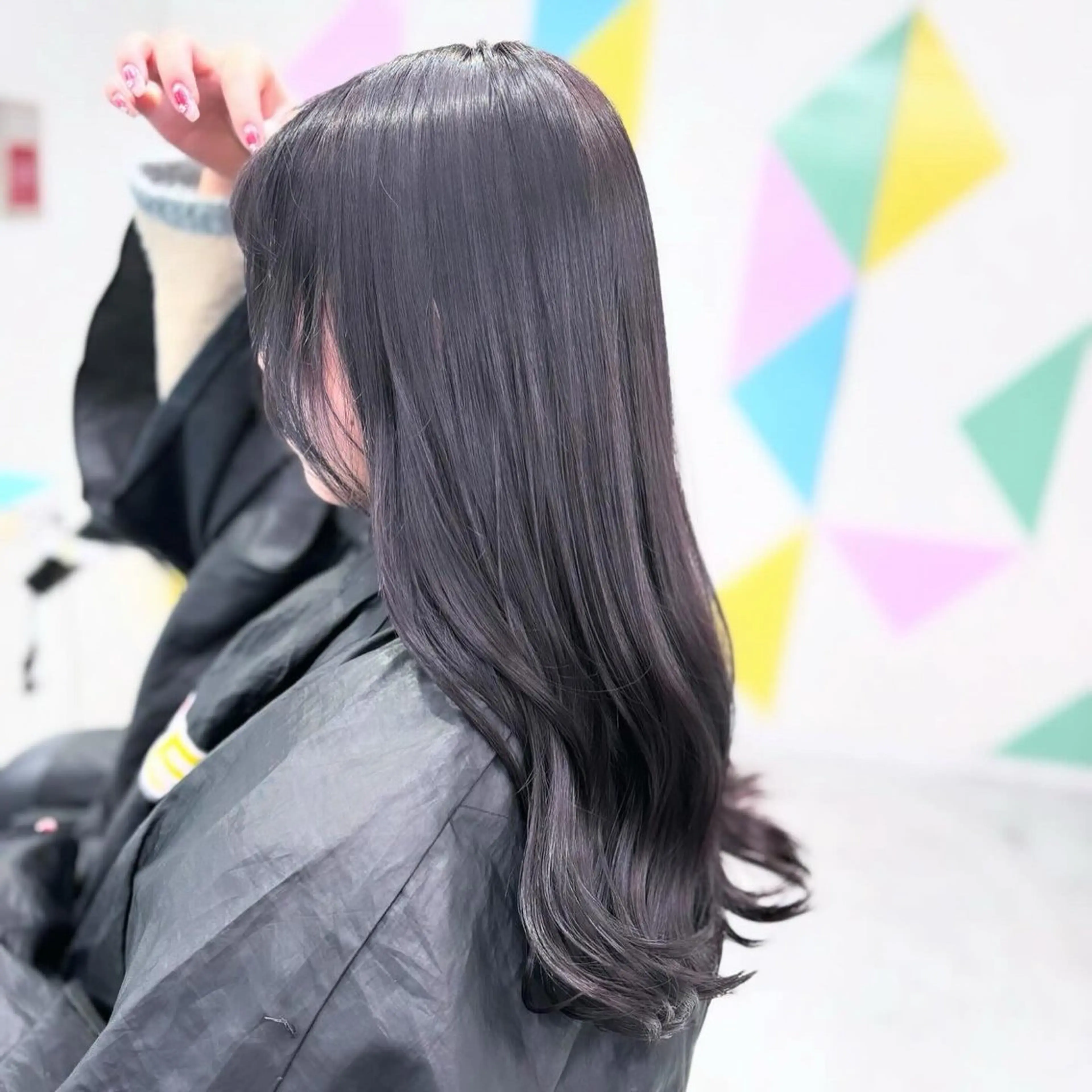 ミディアム カラー 🩵韓国レイヤー× 寒色カラー🩵のヘアスタイル
