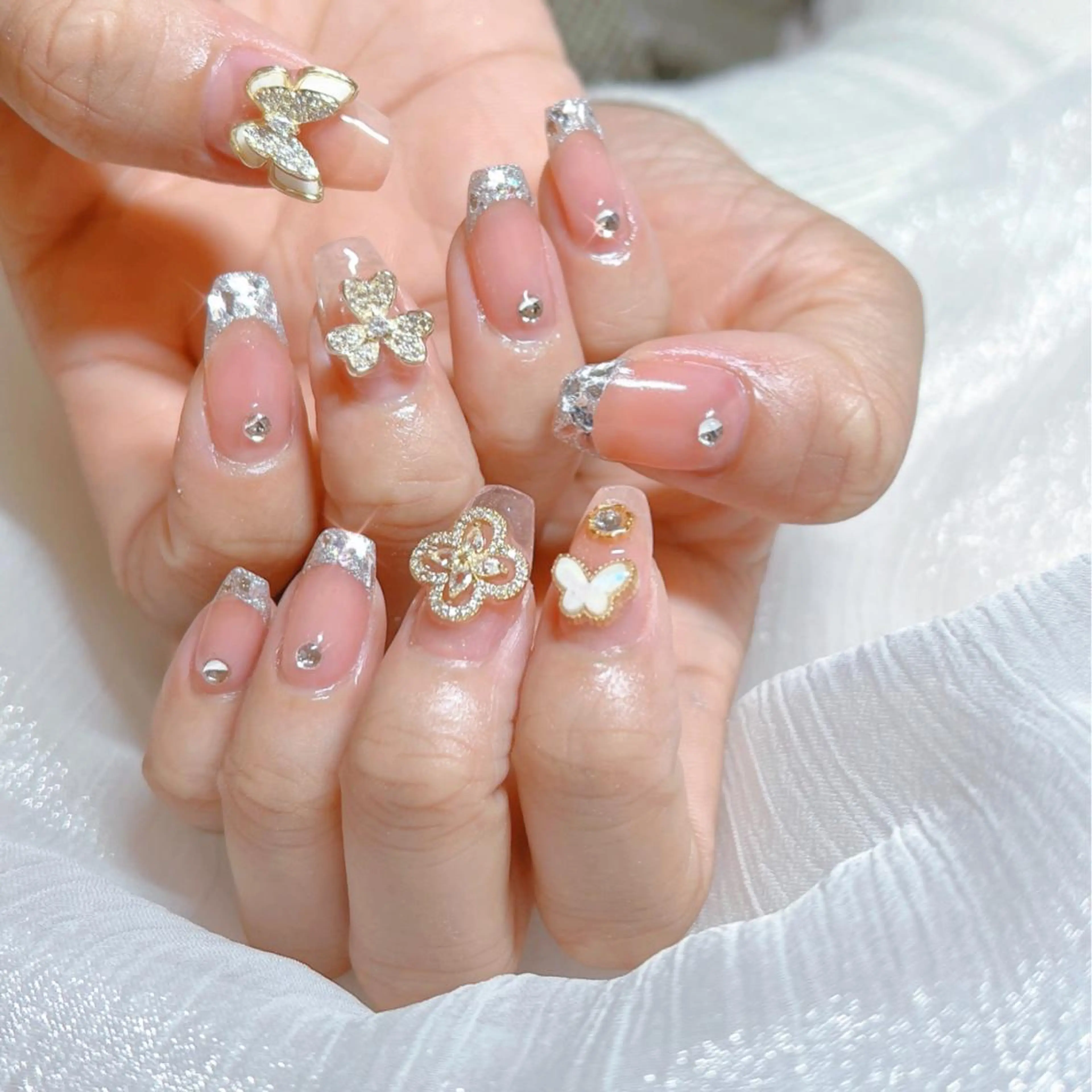 ネイル オーロラネイル フットネイル フレンチネイル ジェルネイル 韓国ネイル ハンドネイル ハンドケア EN nailsalon所属・【ENサロン】 Rei🎀Nailのネイルデザイン