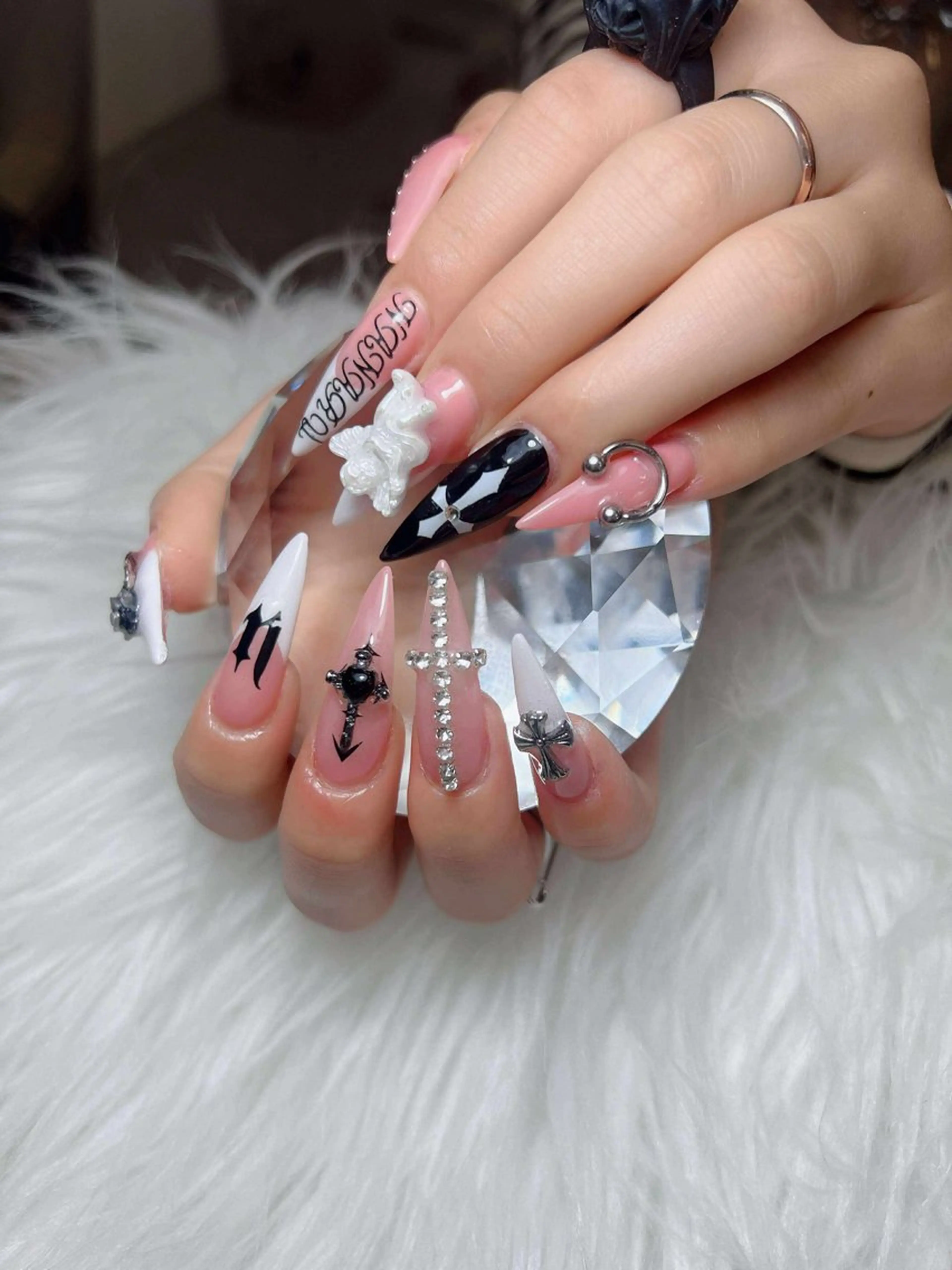 ネイル オーロラネイル チークネイル フットネイル フレンチネイル 韓国ネイル ハンドネイル Lumi Nailのネイルデザイン