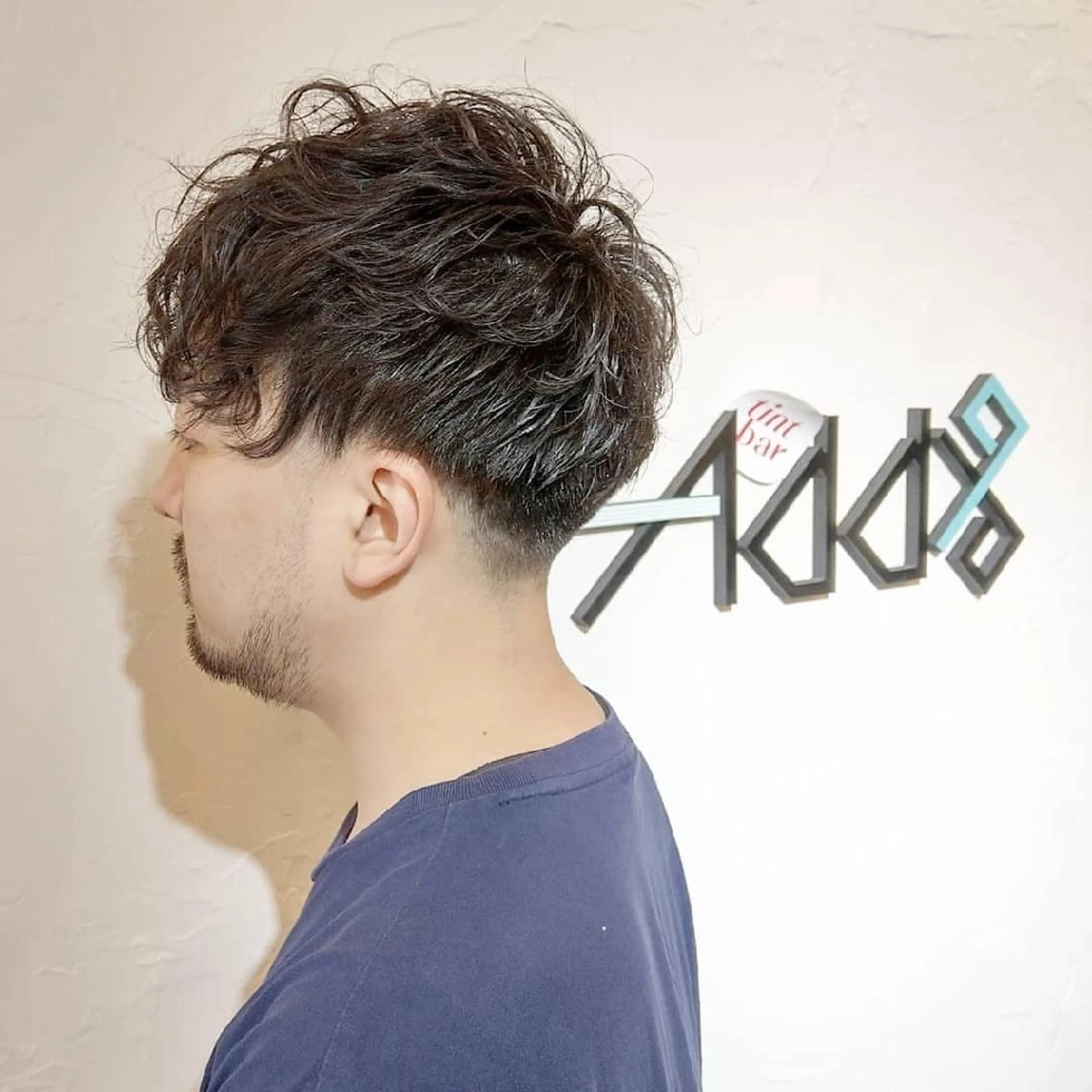ショート カラー パーマ ヘアアレンジ メンズ メンズインナーカラー マッシュ メンズパーマ ブルーカラー インナーカラー カット パーマ Add9 柳田健登のヘアスタイル