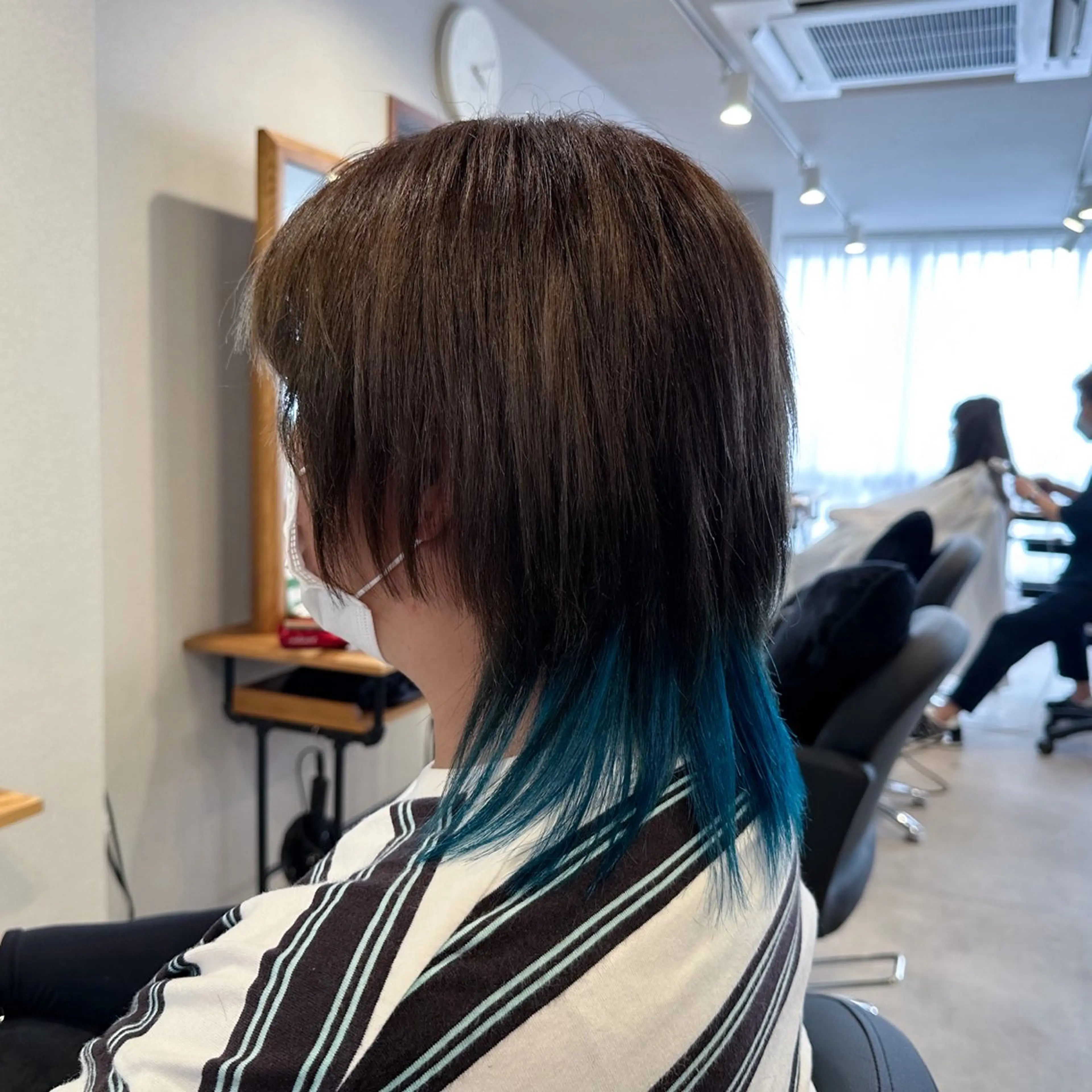 ミディアム カラー ブルーカラー インナーカラー affect 上大岡所属・《ブリーチカラー / 縮毛矯正》坂本爽のヘアスタイル