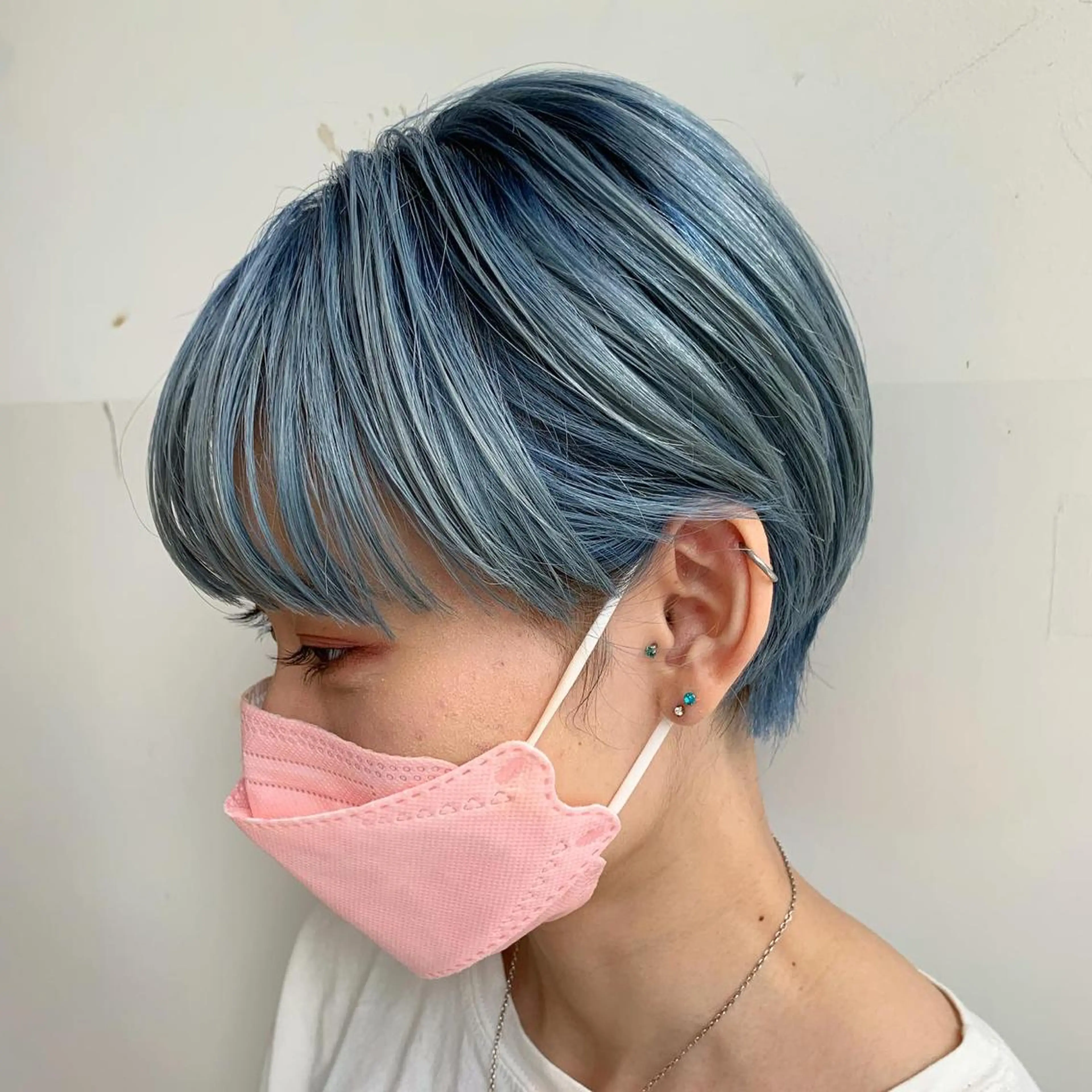 ショート カラー ブリーチ ブルーカラー ハイトーンカラー ヘアカラー トリートメント ヘアセット レイヤー専門家 ダブルカラー修のヘアスタイル