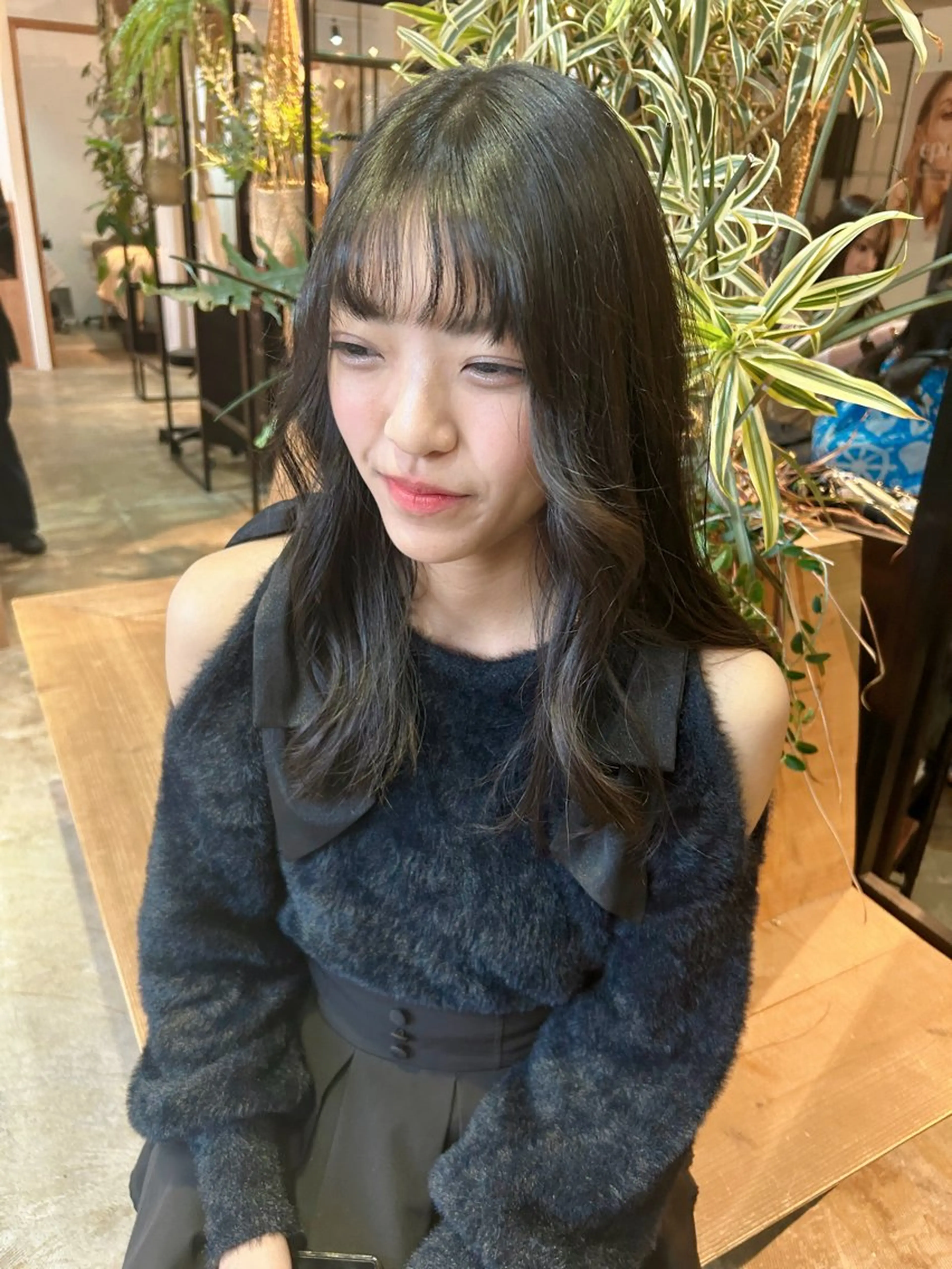 セミロング カット FERIA桃山台🍑 𝕄𝕖𝕘𝕦のヘアスタイル
