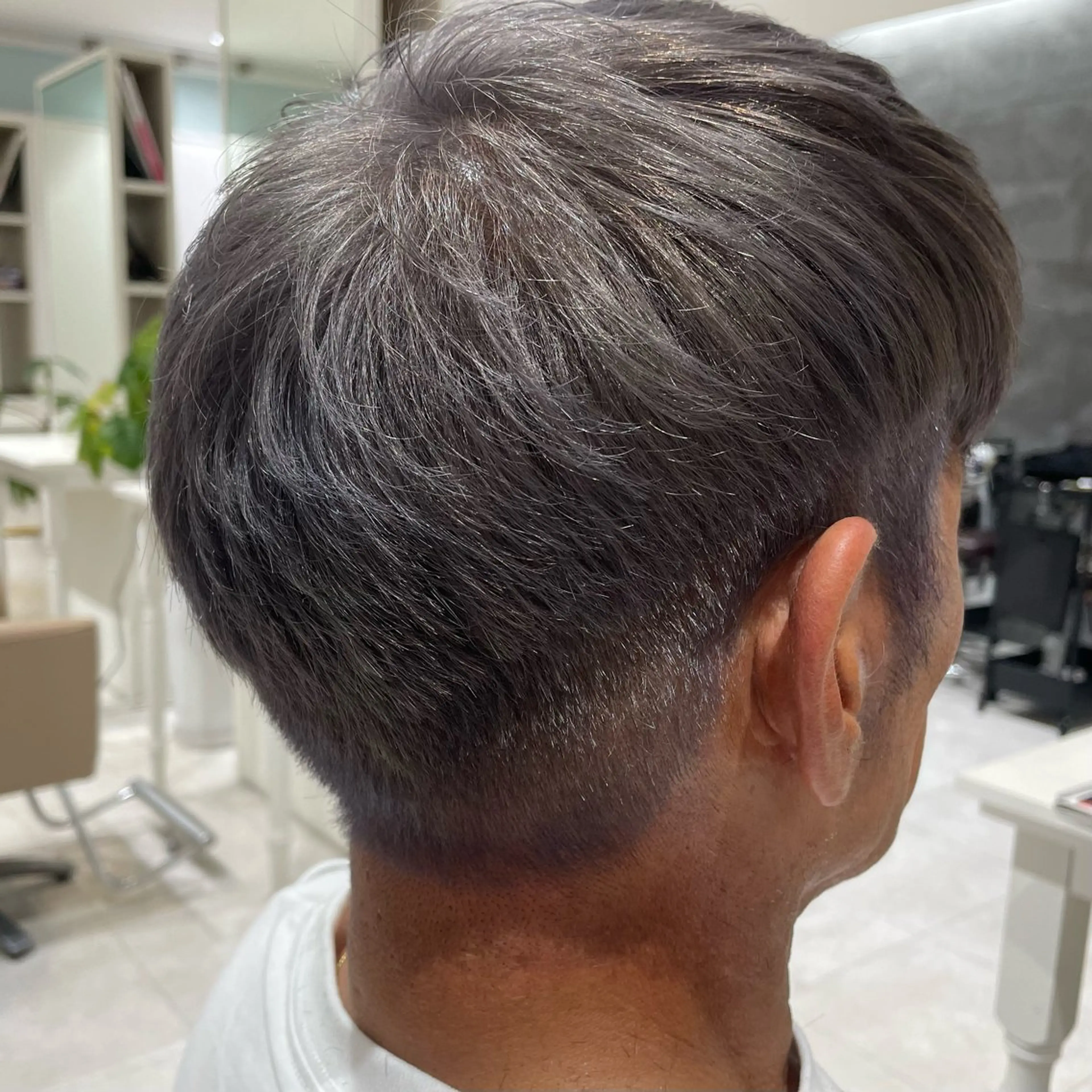 ショート nolla（ノーラ）所属・YOKOI SHINJIのヘアスタイル