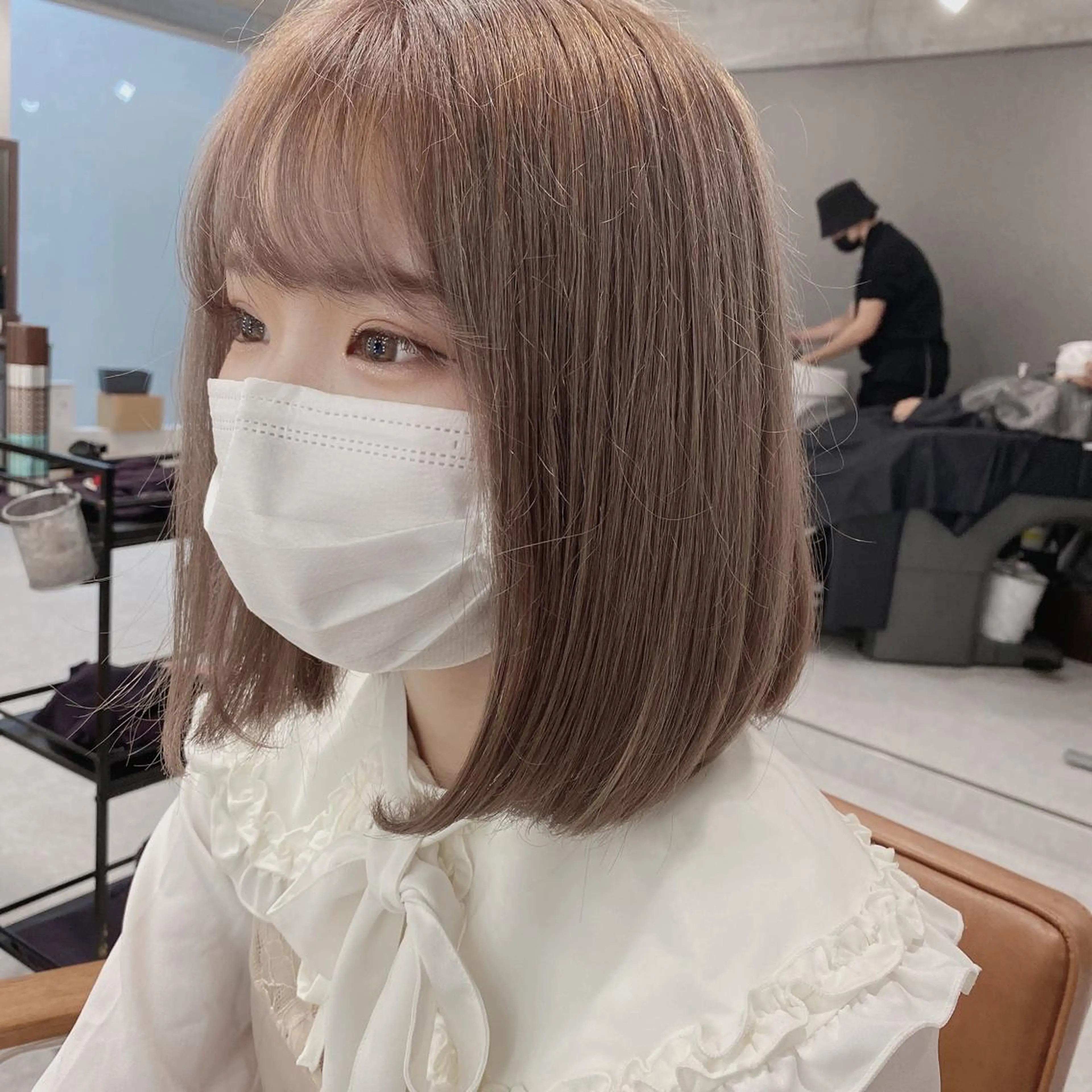 ミディアム カラー カット ヘアカラー トリートメント ハイトーン×韓国ヘア 💍tiam💍のヘアスタイル