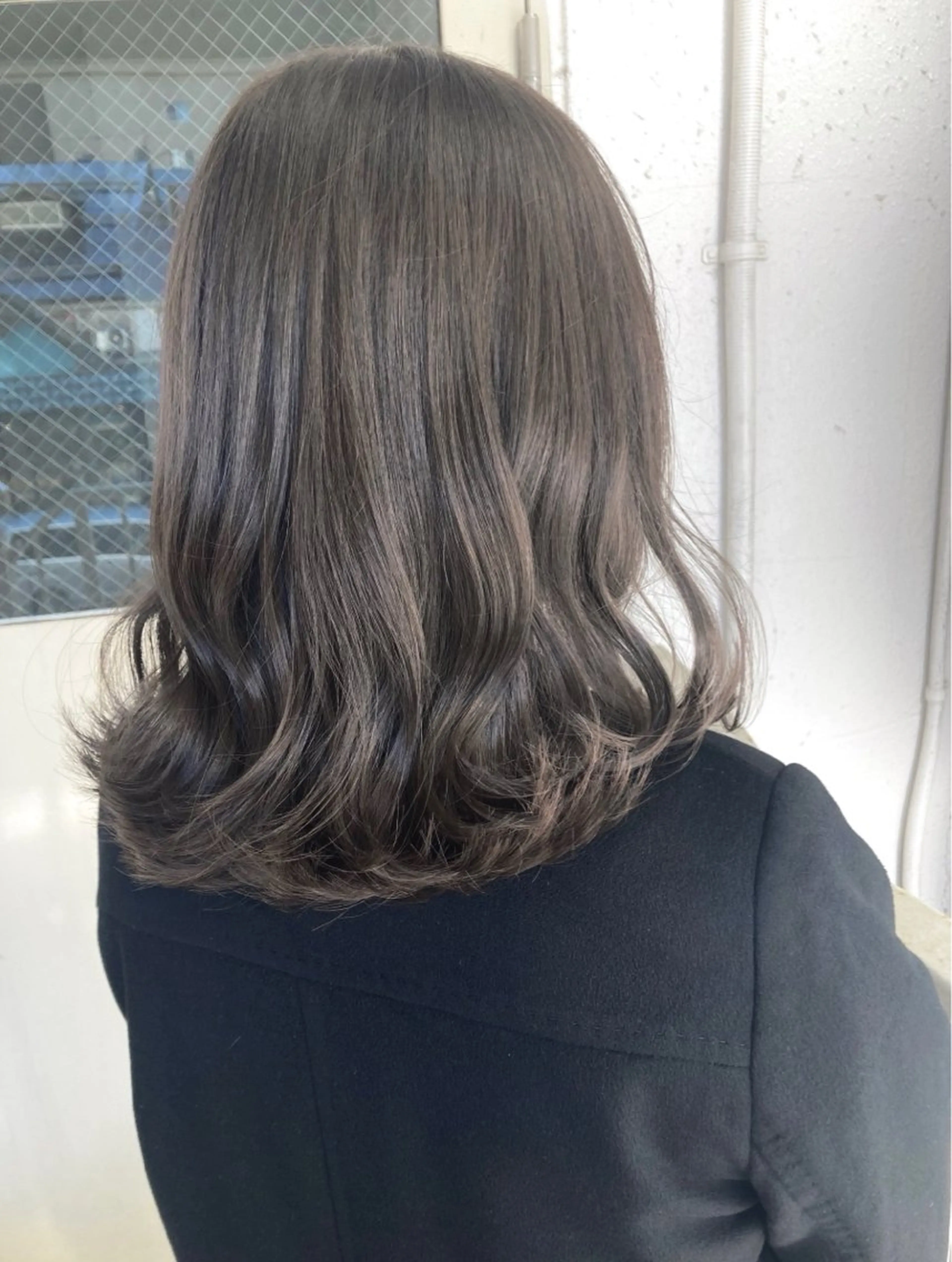 ミディアム roka ノゾミのヘアスタイル