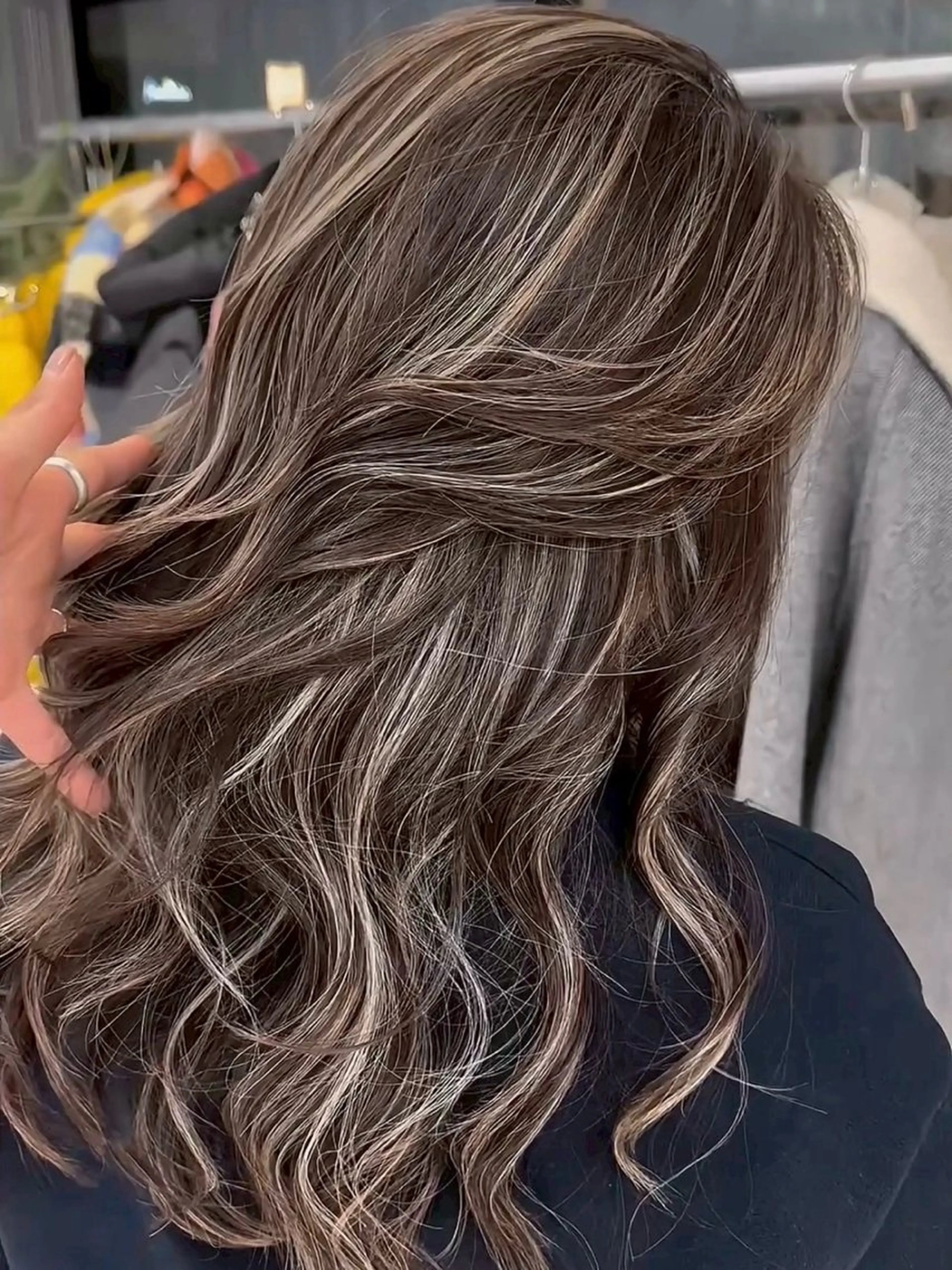 ロング カラー 韓国風ヘア ヘアカラー onyx所属・表参道/ハイライト・ バレイヤージュのヘアスタイル