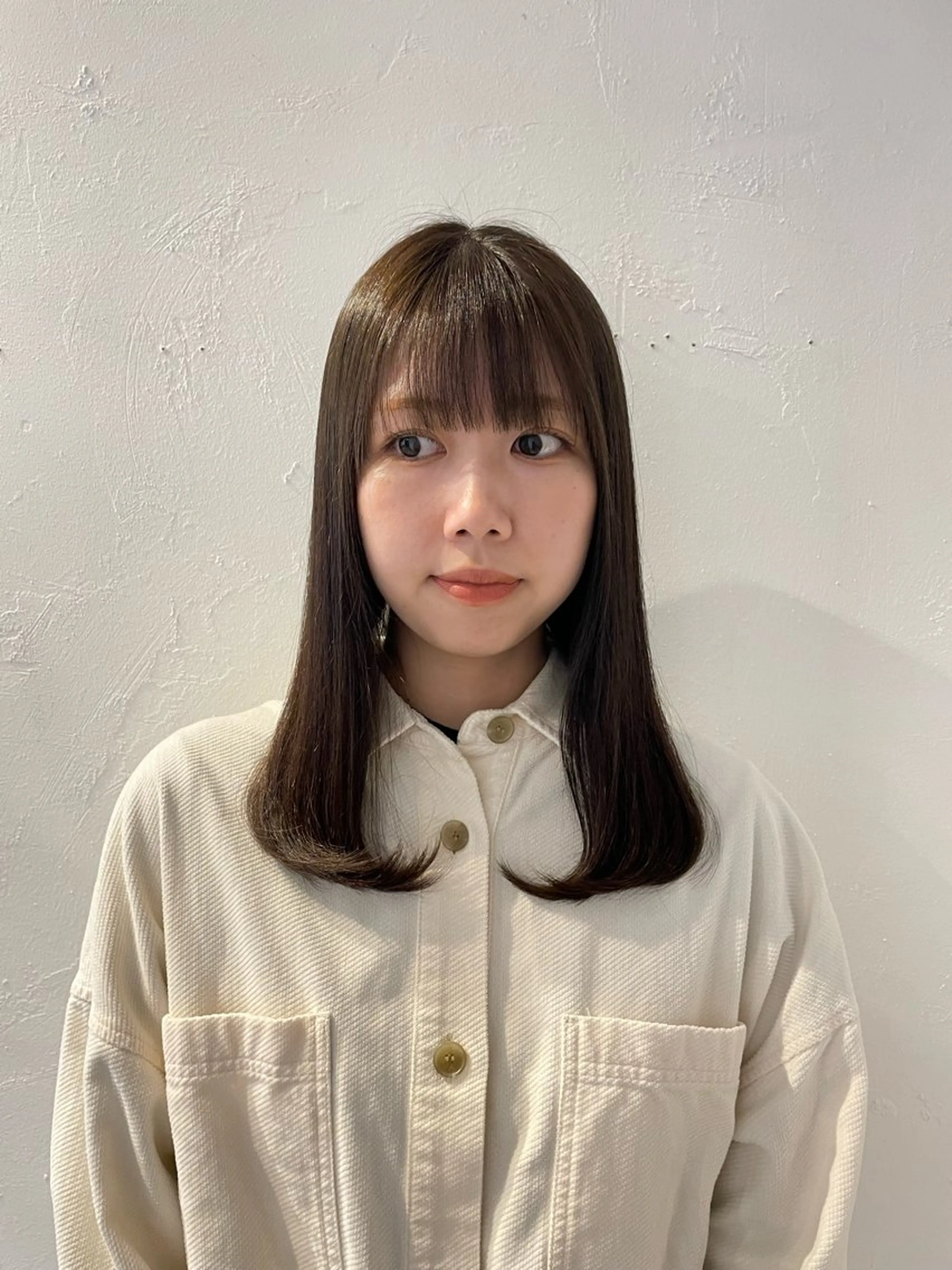 セミロング カラー ヘアアレンジ mina / 透明感ベージュカラーのヘアスタイル