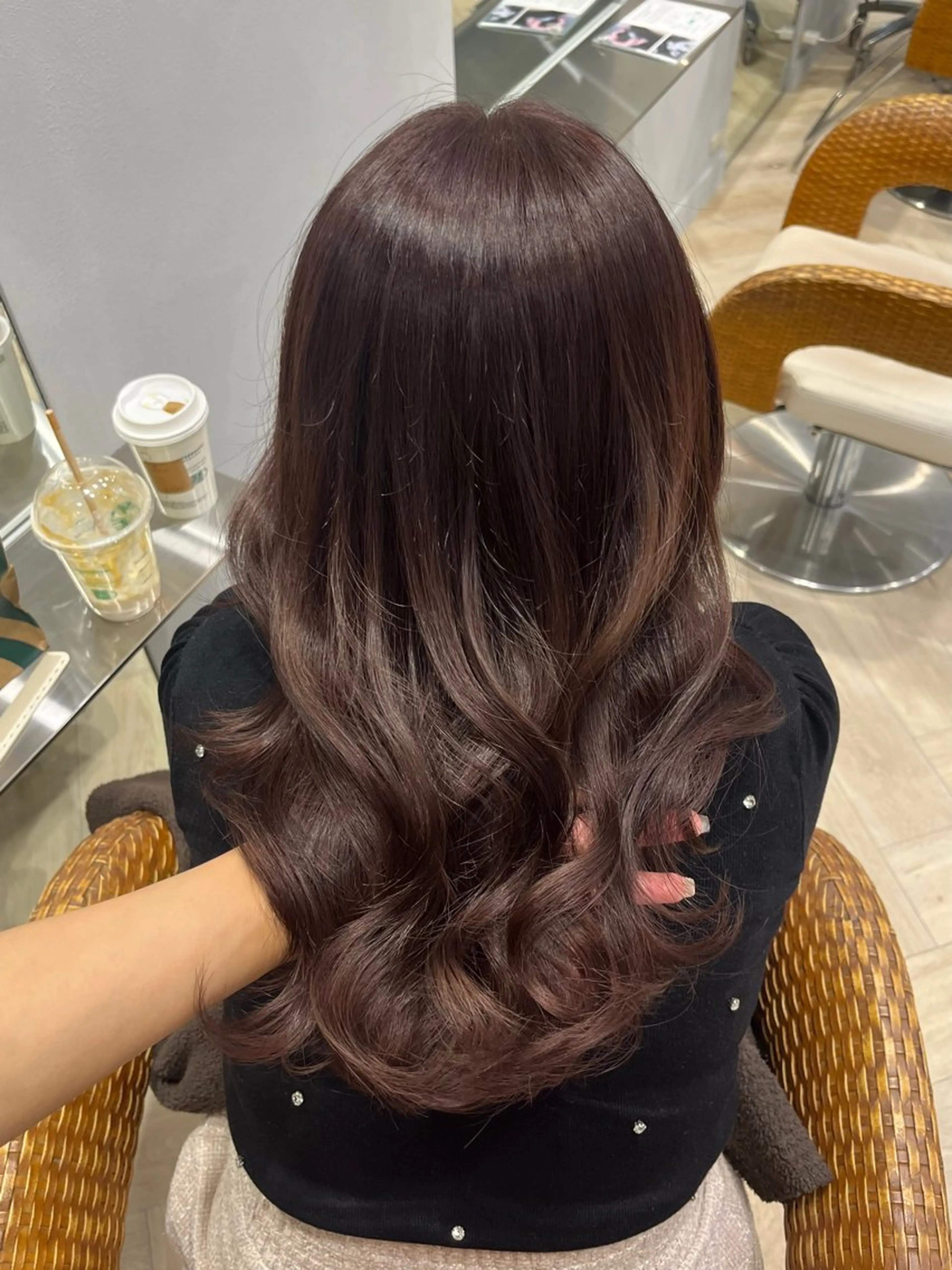 ロング ヘアカラー 大久保 凜香のヘアスタイル