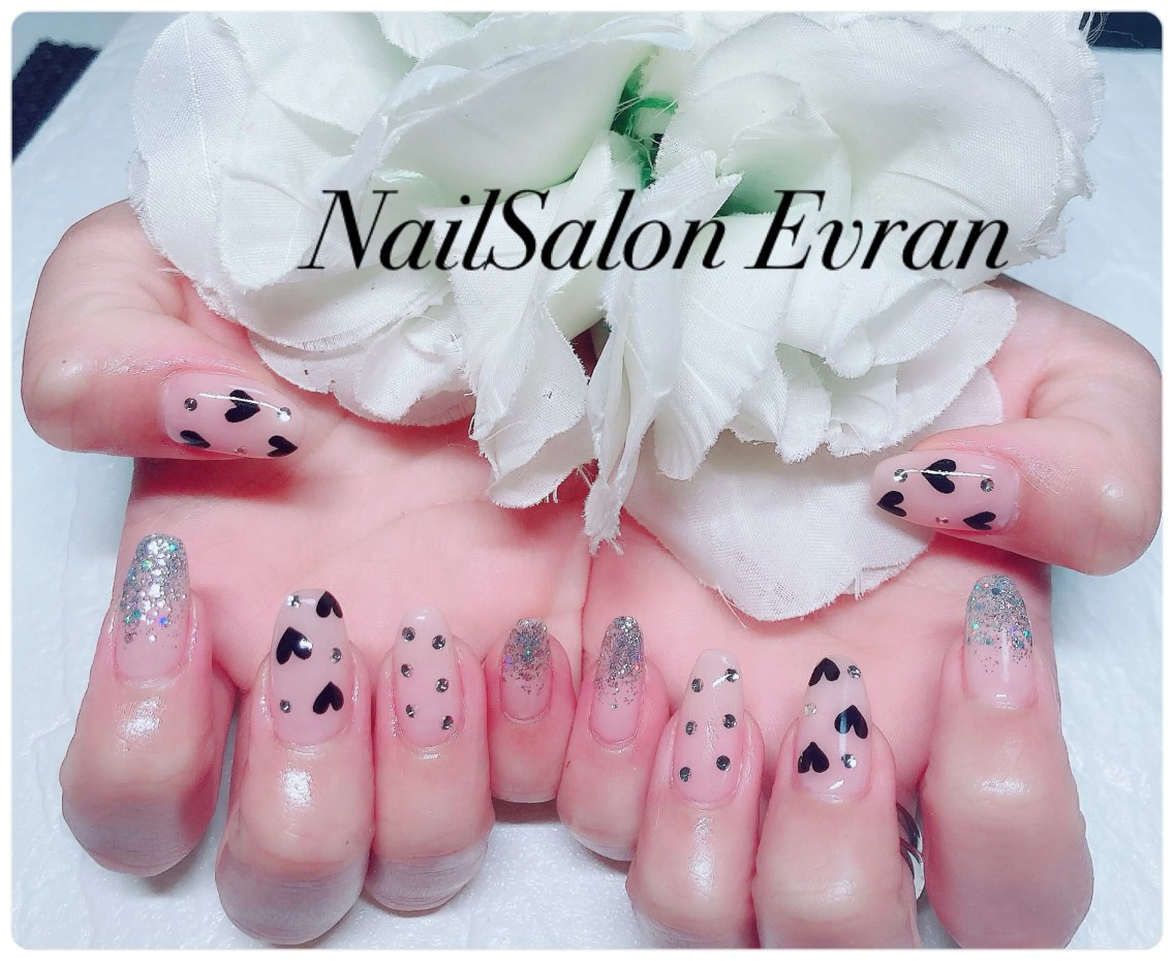 ネイル アートネイル フレンチネイル ハート マグネットネイル 持ち込み ハンドネイル Nail salon Evranのネイルデザイン
