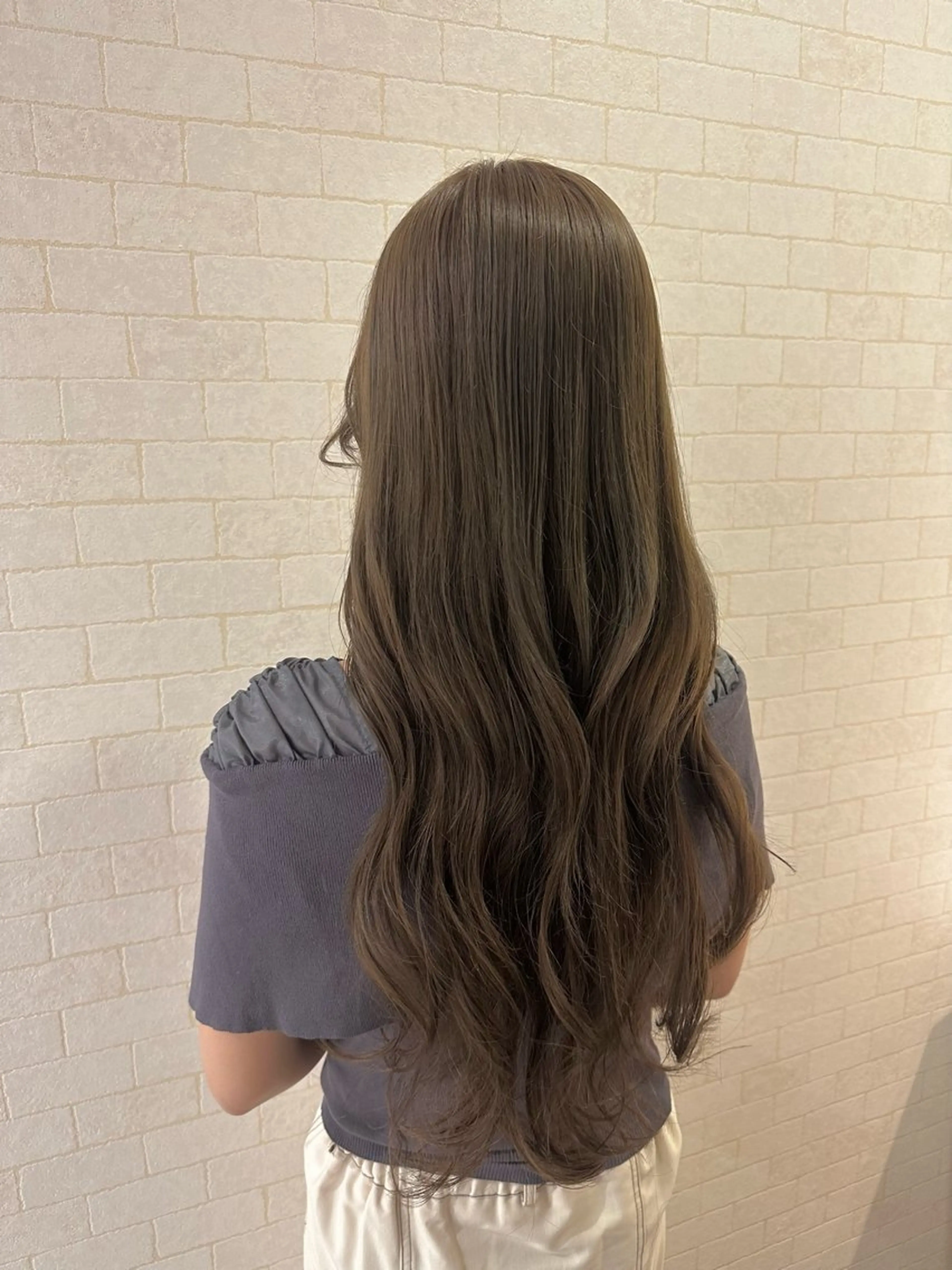 ロング カラー 透明感カラー ハイライトカラー 顔周りカット ハイライト 小顔カット 越谷の 髪質改善師✨のヘアスタイル