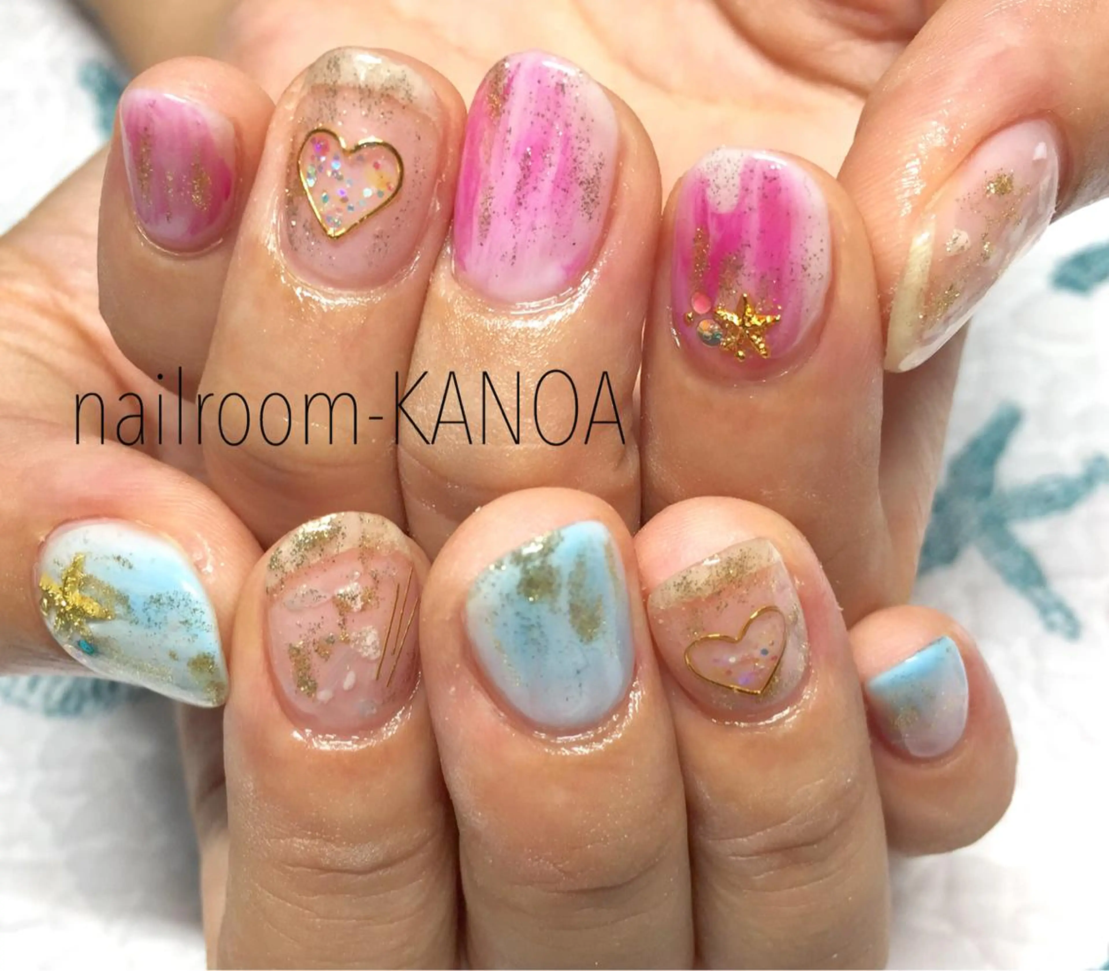 ショート ネイル キラキラネイル 夏ネイル nailroom- KANOAのネイルデザイン