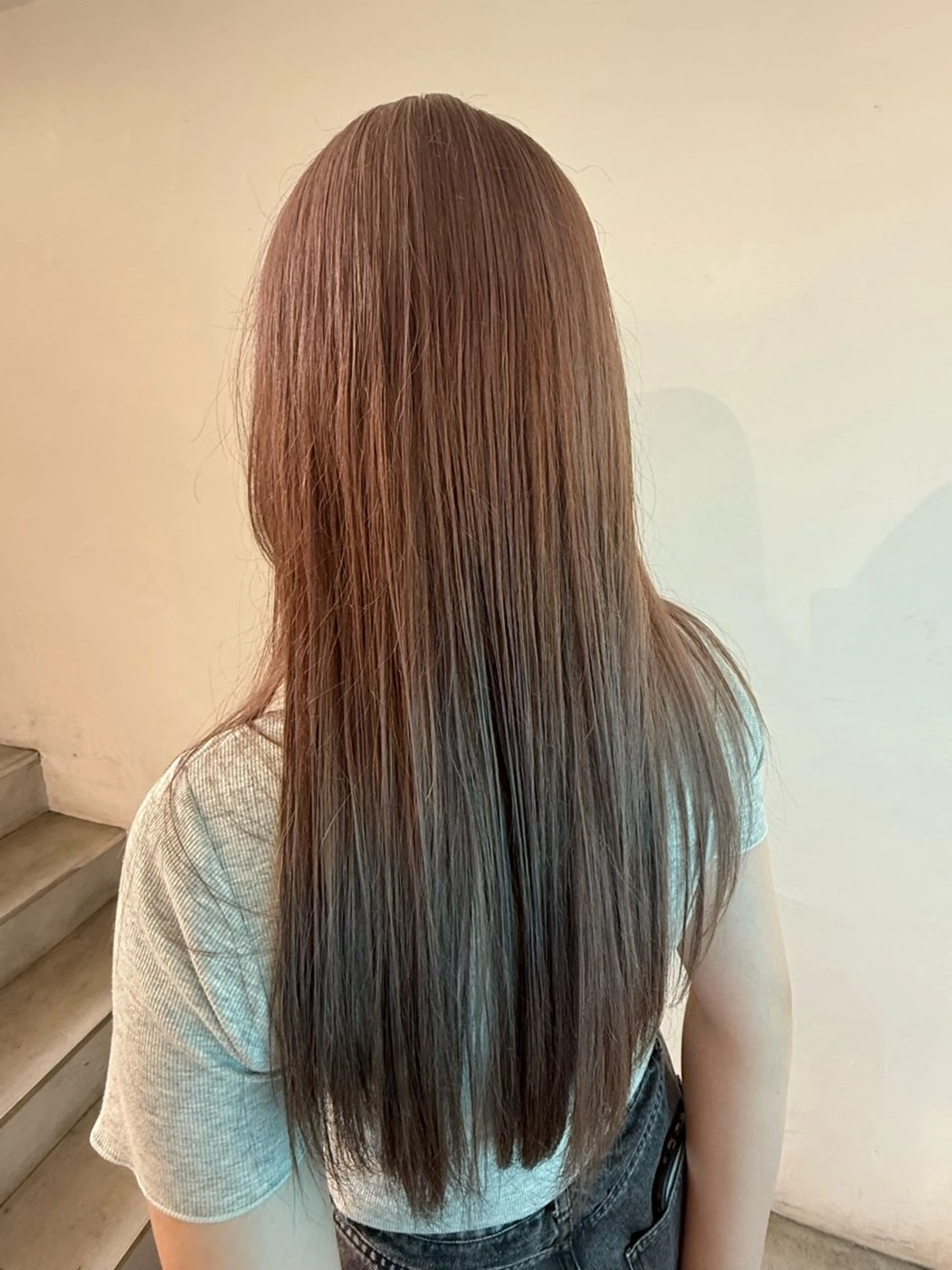 ロング カラー ハイトーンデザイン 🪐·˚⌖MIHOのヘアスタイル