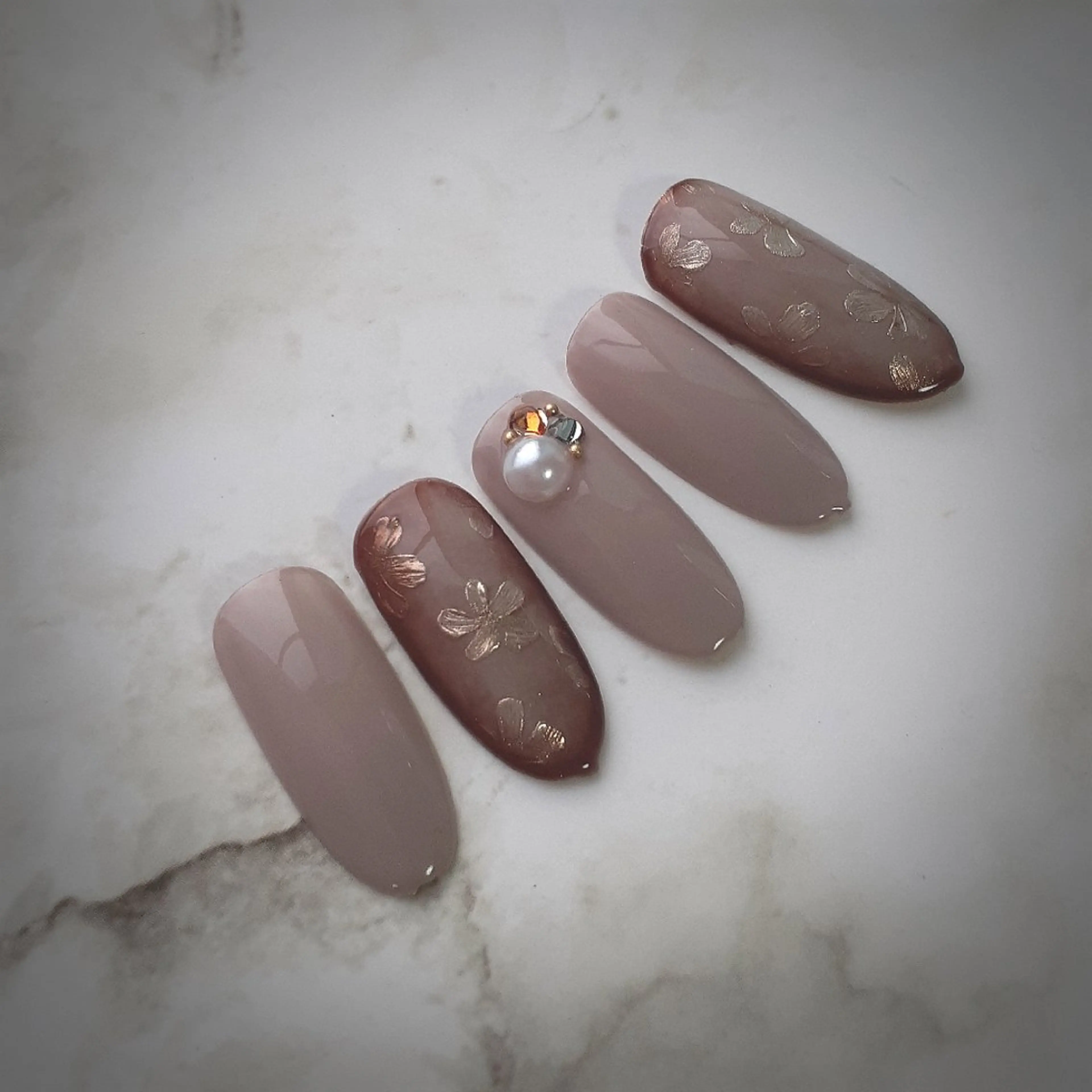 ネイル アートネイル ホワイト ハンドネイル 池元 真由美のネイルデザイン