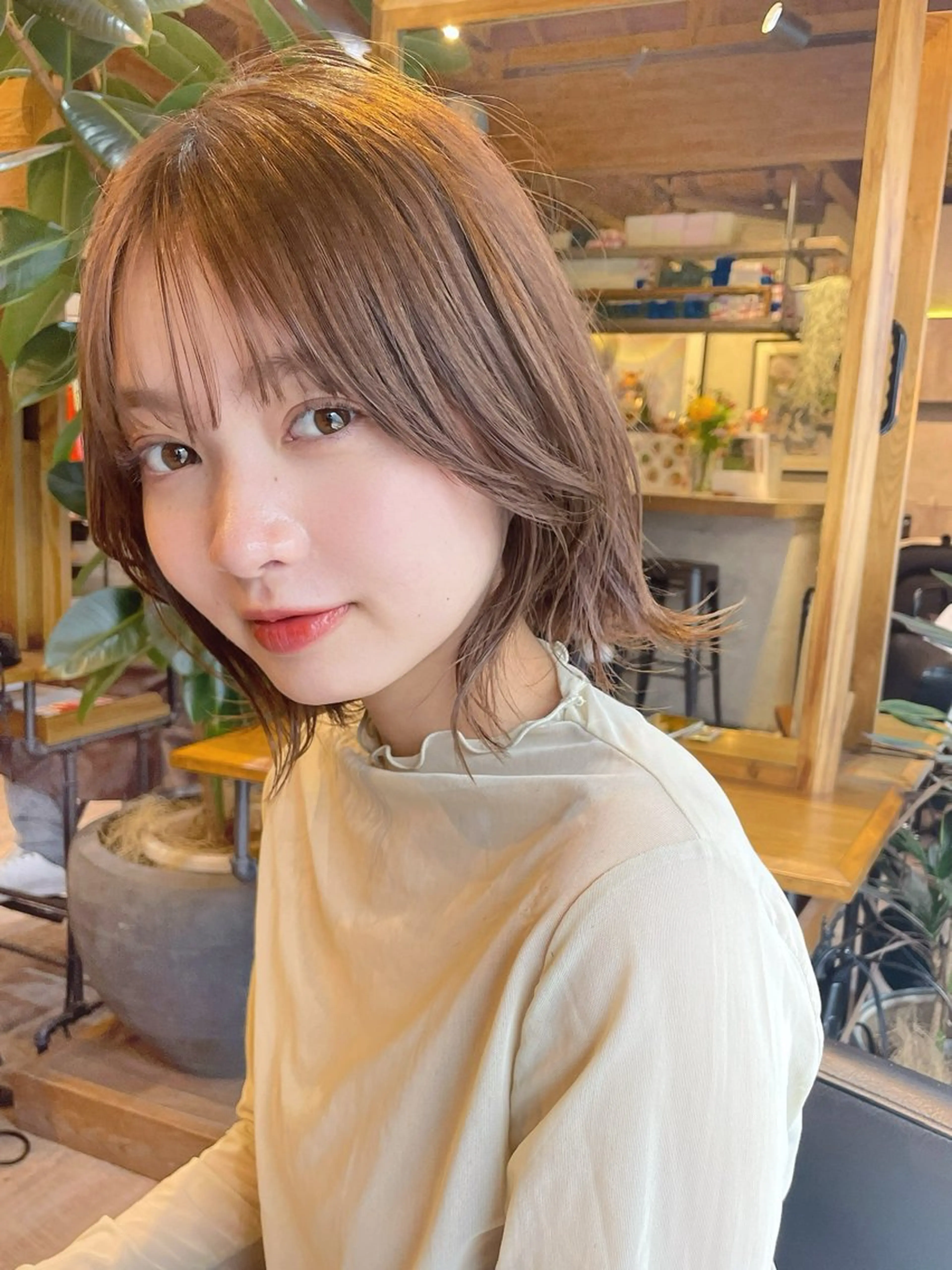 ショート カラー 切りっぱなしボブ ボブレイヤー ボブ くびれヘア 伸ばしかけ カット ヘアカラー トリートメント 結べるレイヤーボブ くびれLady表参道のヘアスタイル