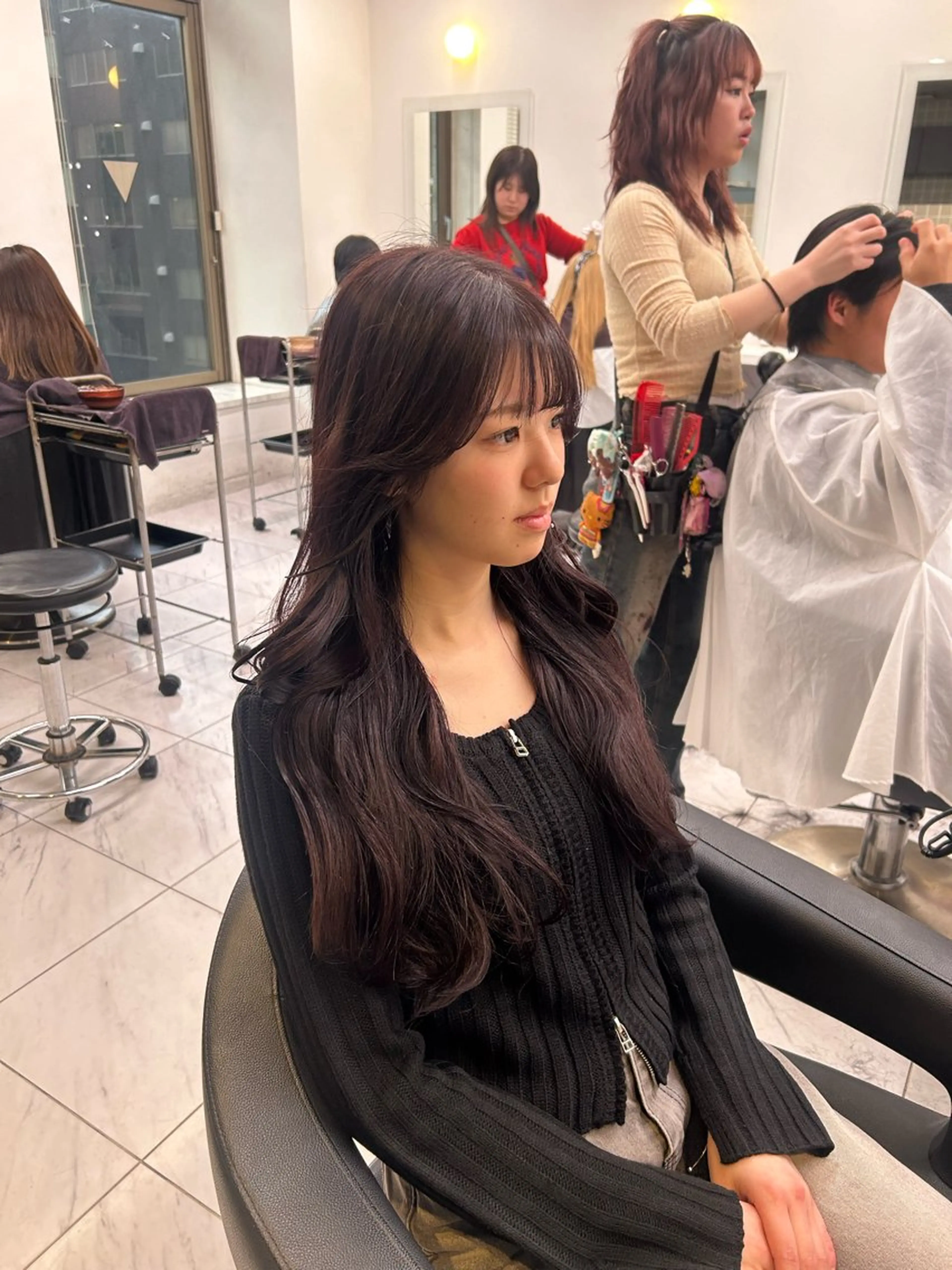 ロング カラー 韓国ヘア暗髪 ダブルカラーメンズ可のヘアスタイル