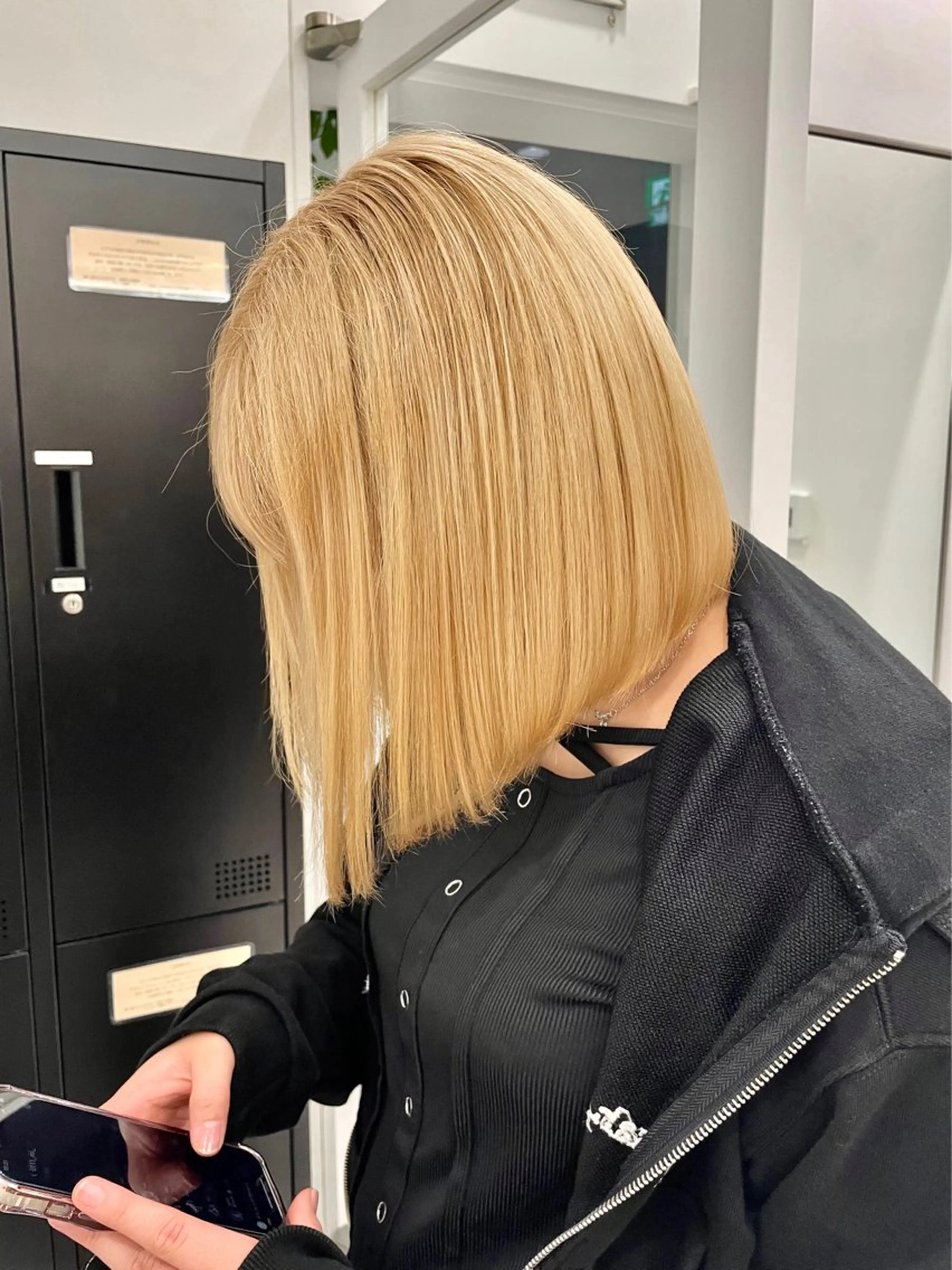 ショート カラー ヘアカラー トリートメント 艶カラー/レイヤー カット✂️近澤瑠以のヘアスタイル