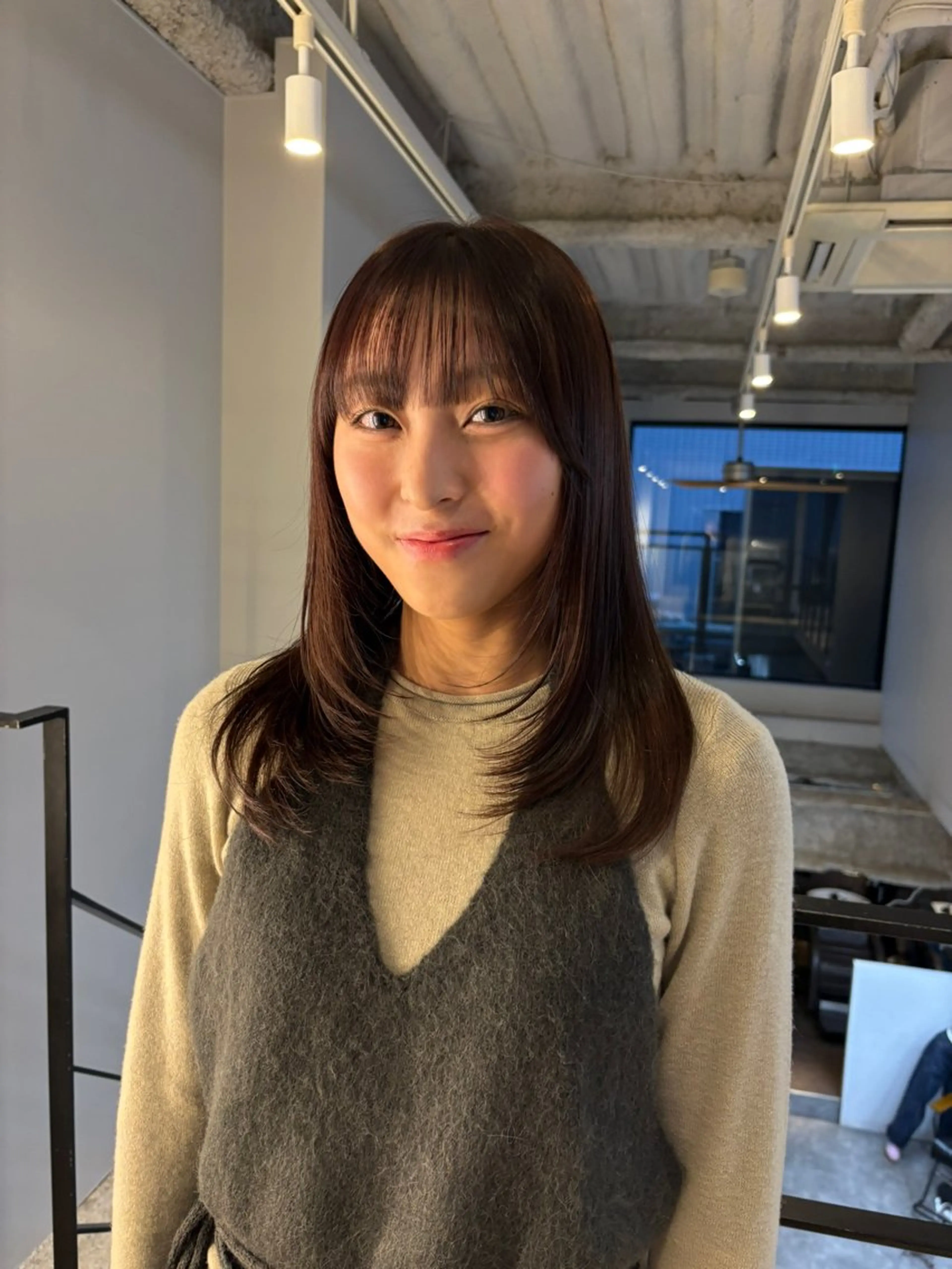 ミディアム ヘアカラー yuri/オリーブ/ 暖色カラー/レイヤーのヘアスタイル