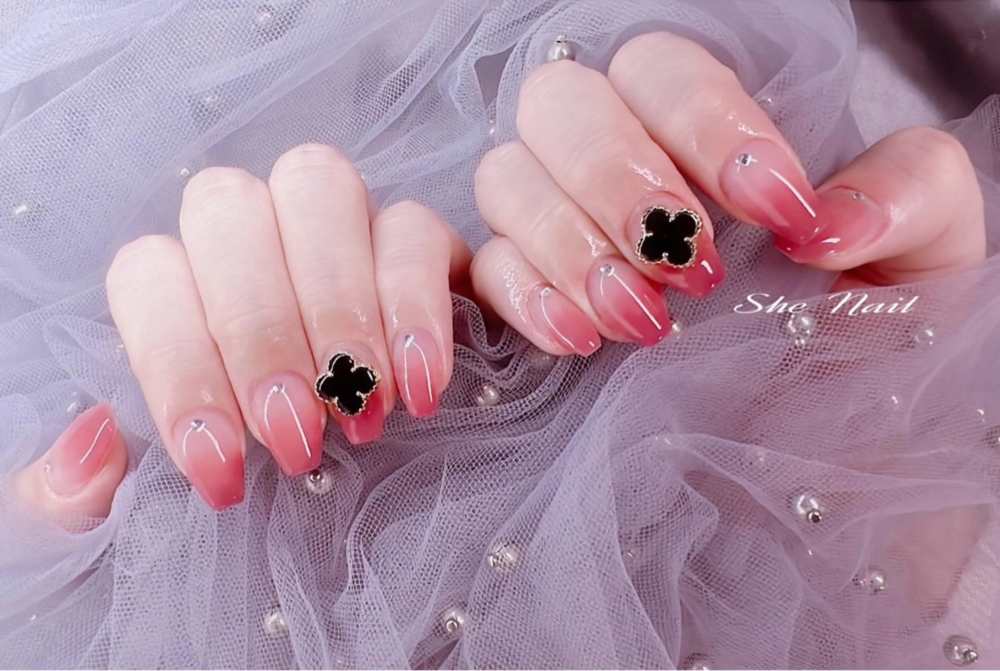 ネイル チークネイル 長さ出し フラッシュネイル フレンチネイル マグネットネイル She_nail所属・ELSA_ Bellaのネイルデザイン