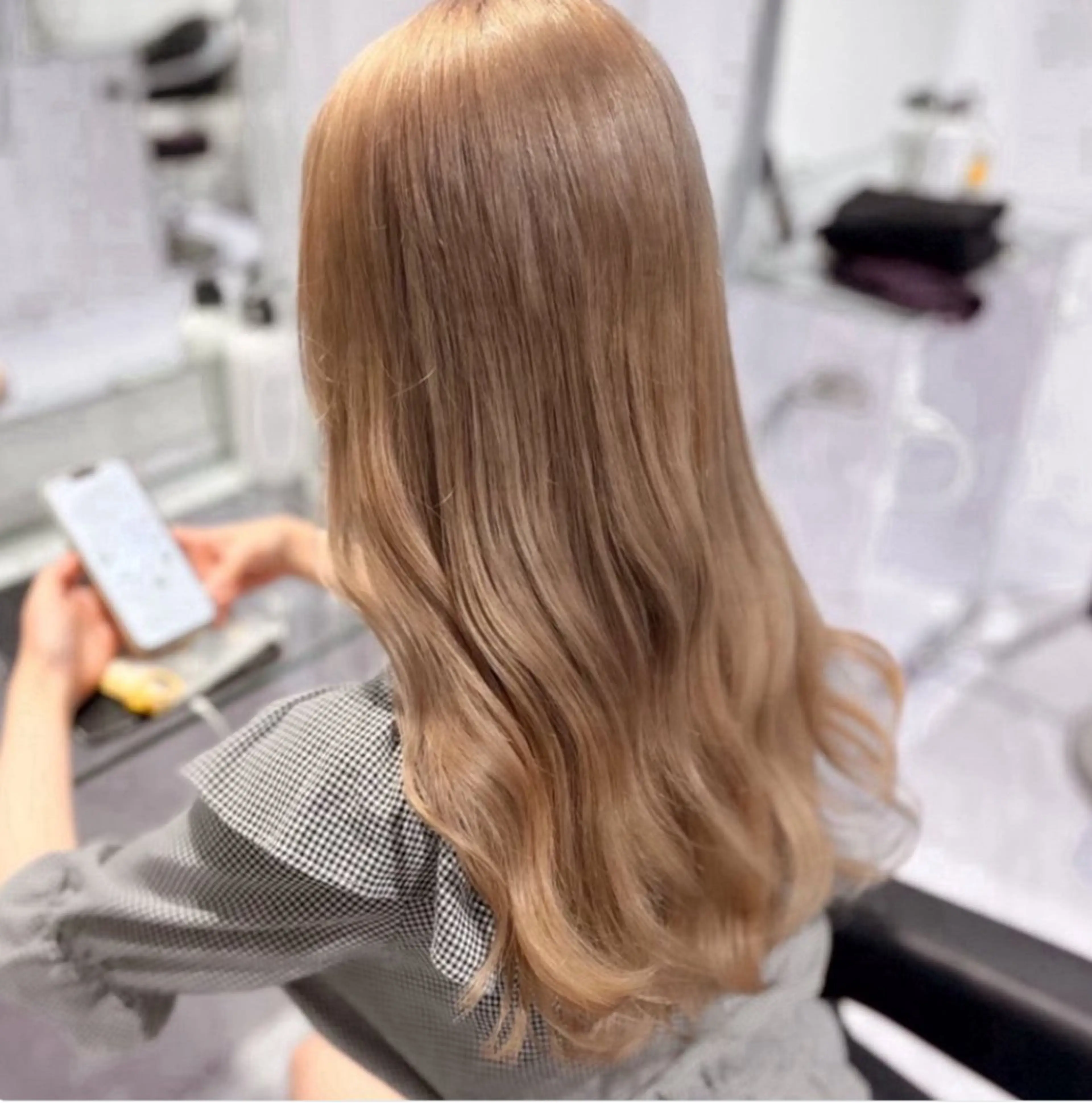 ロング カラー 🫧うる艶トレンド 🫧透明感カラーのヘアスタイル