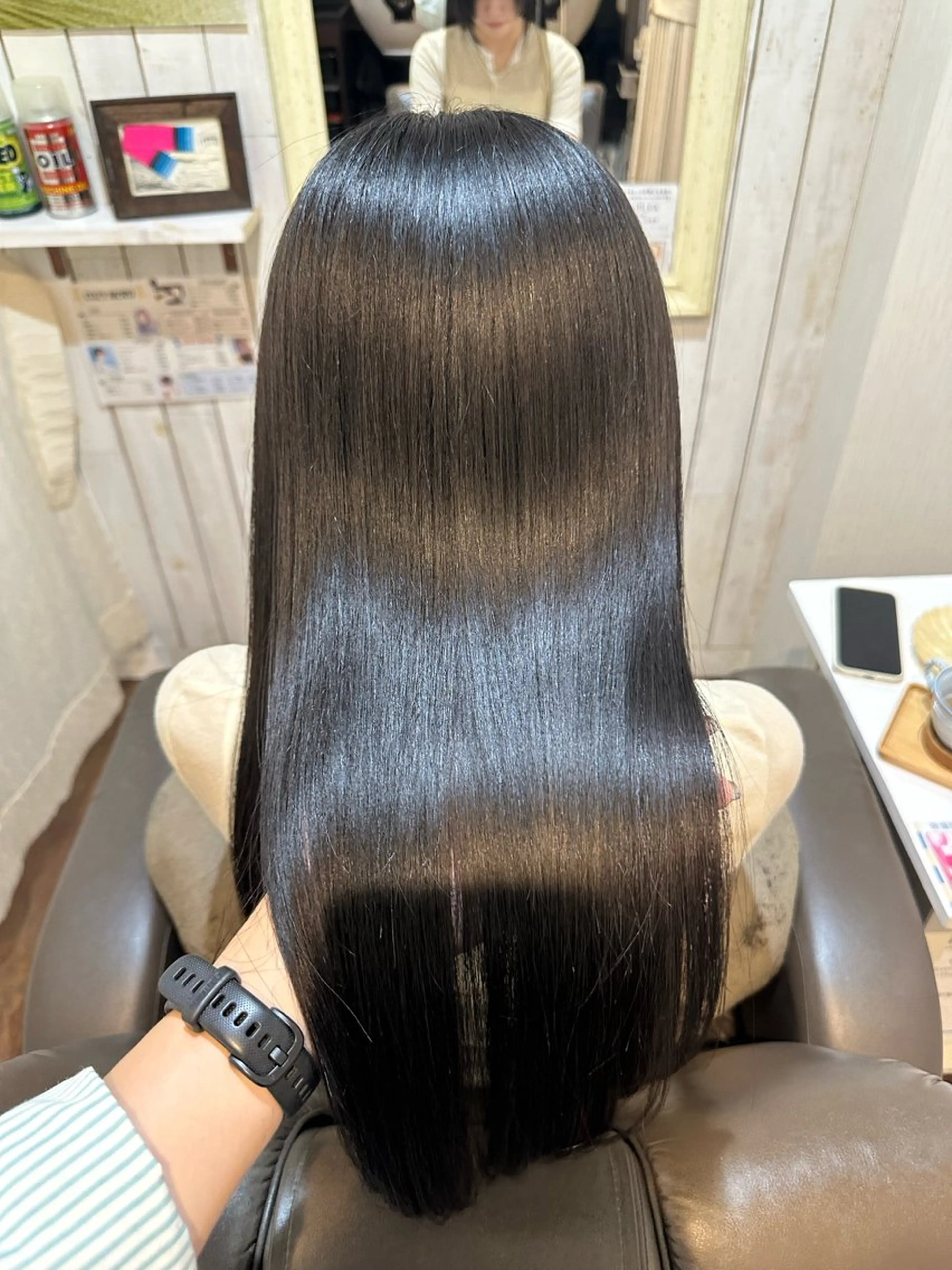 セミロング カット ヘアカラー トリートメント 髪質改善/艶髪/ 透明感カラー/サラのヘアスタイル