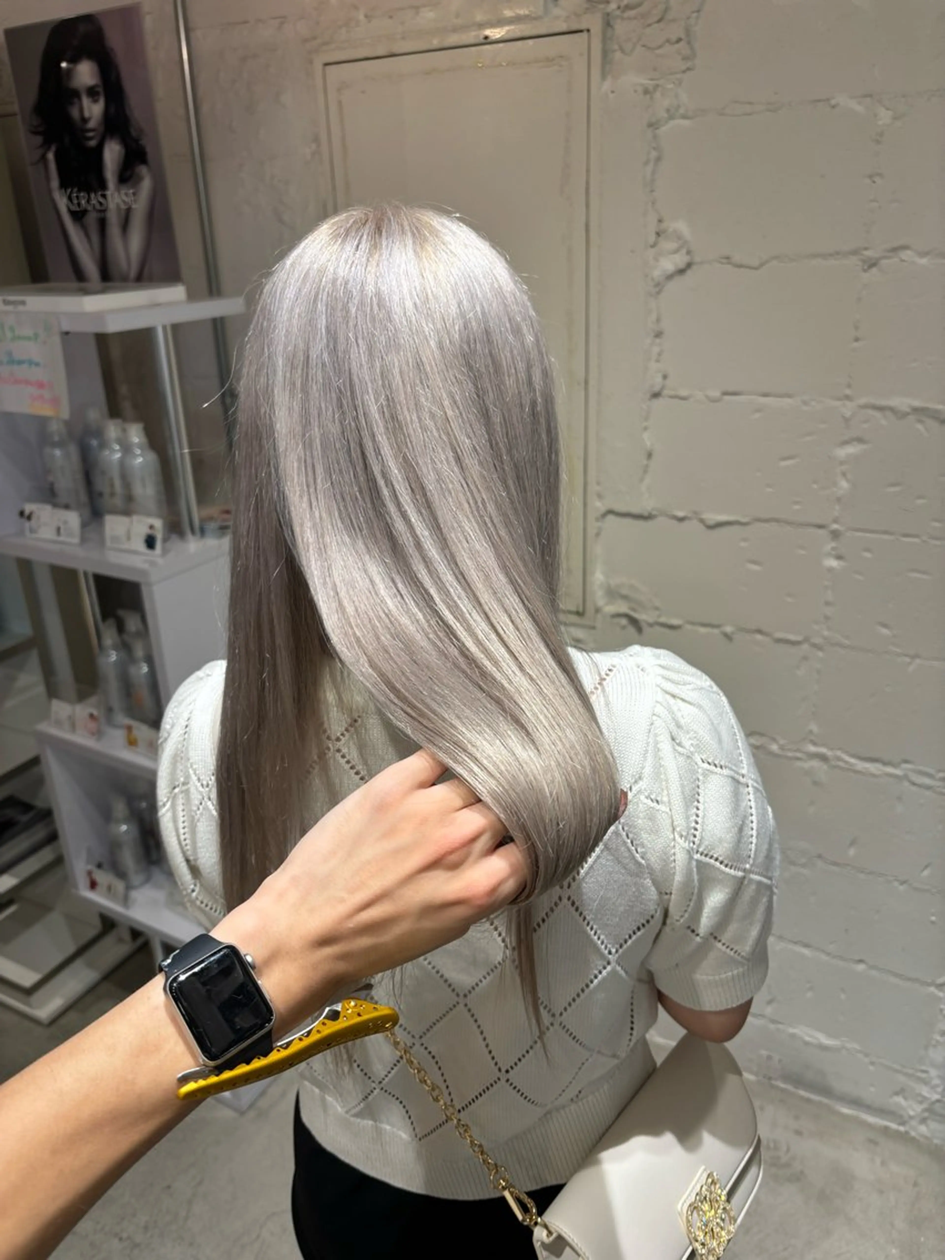 ロング カラー ヘアアレンジ ブリーチ シルバー トリートメント カット ヘアカラー 🌈難波🌈ベージュ カラー【ヒロム】のヘアスタイル