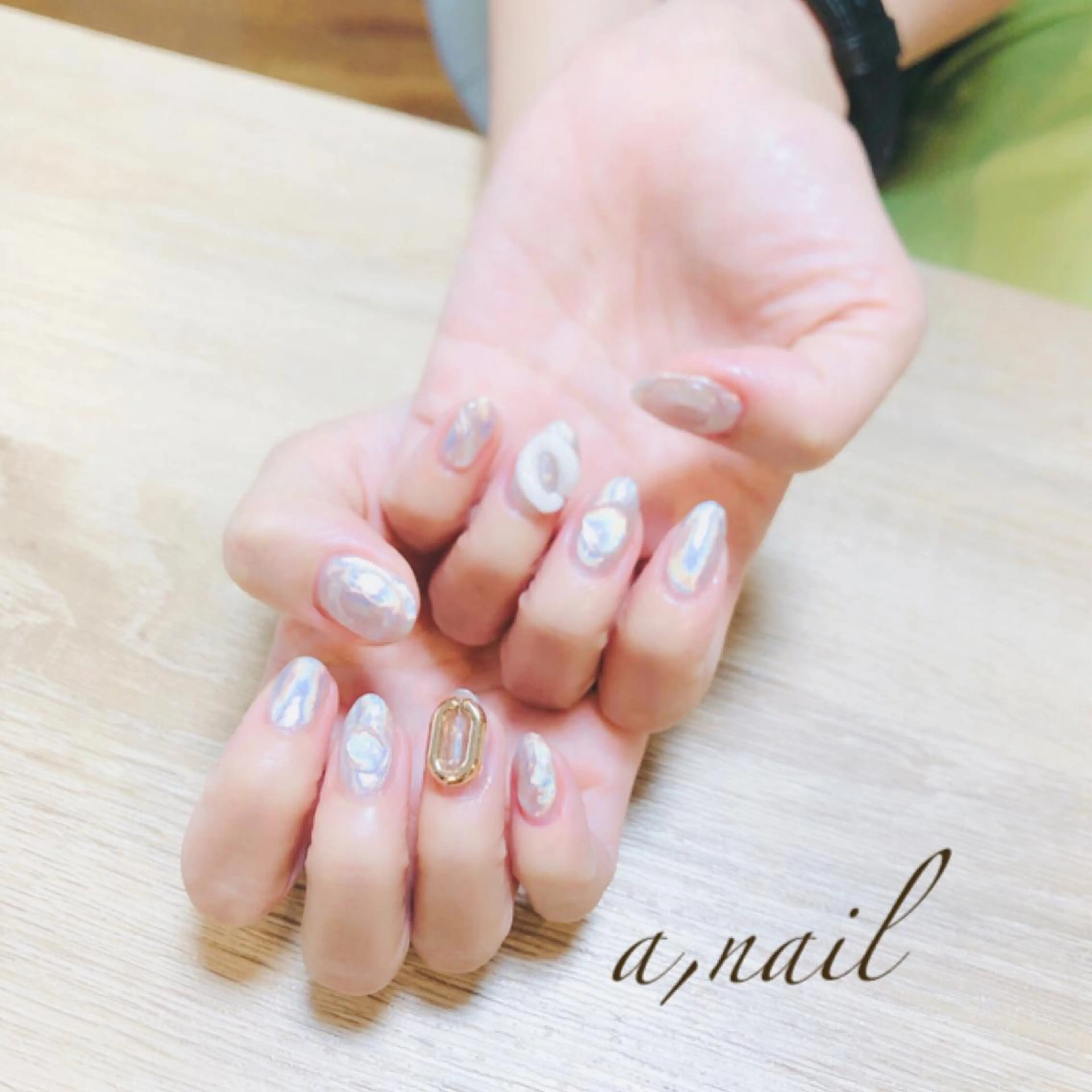 ネイル オーロラネイル フットネイル ジェルネイル グラデーション ミラーネイル ハンドネイル ネイルサロン エーネイルのネイルデザイン