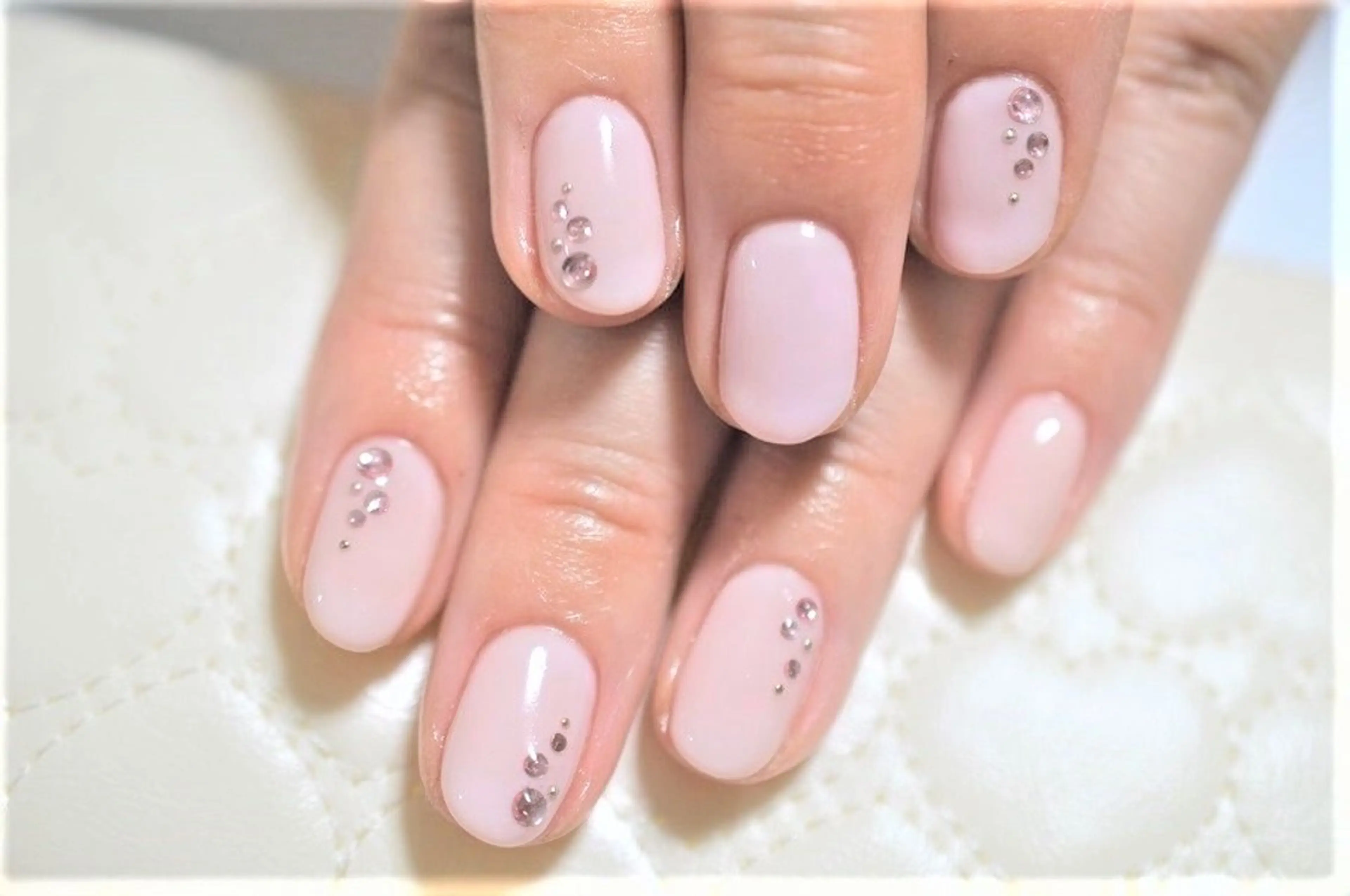 ネイル ジェルネイル オフィスネイル ワンカラーネイル パラジェル ストーンネイル nail Haniel所属・半蔵門サロンハニエル 魅神 ちよのネイルデザイン