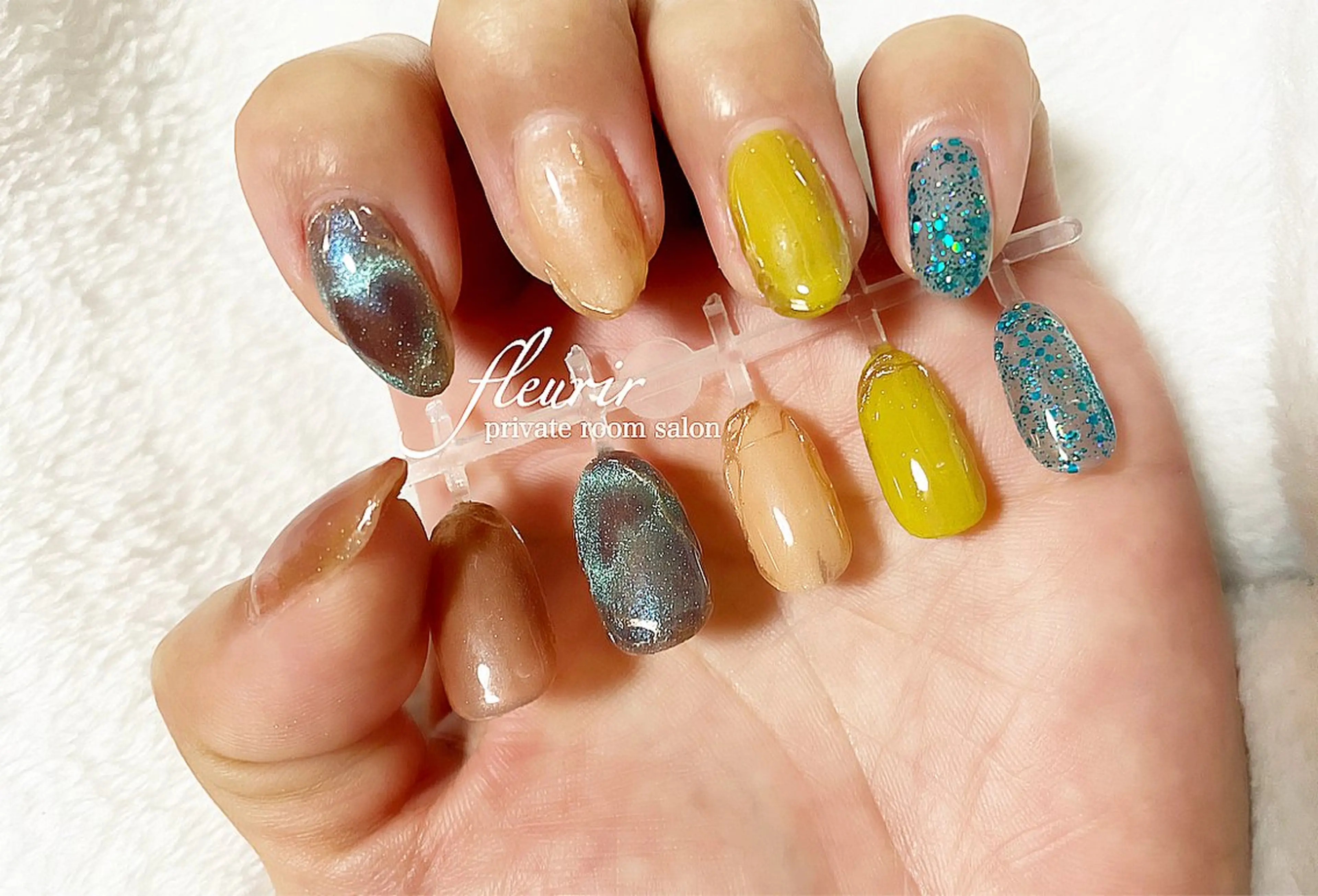 ネイル アートネイル ブルー ブラウン グリーン ホログラムネイル フルリール 【プライベートサロンのネイルデザイン