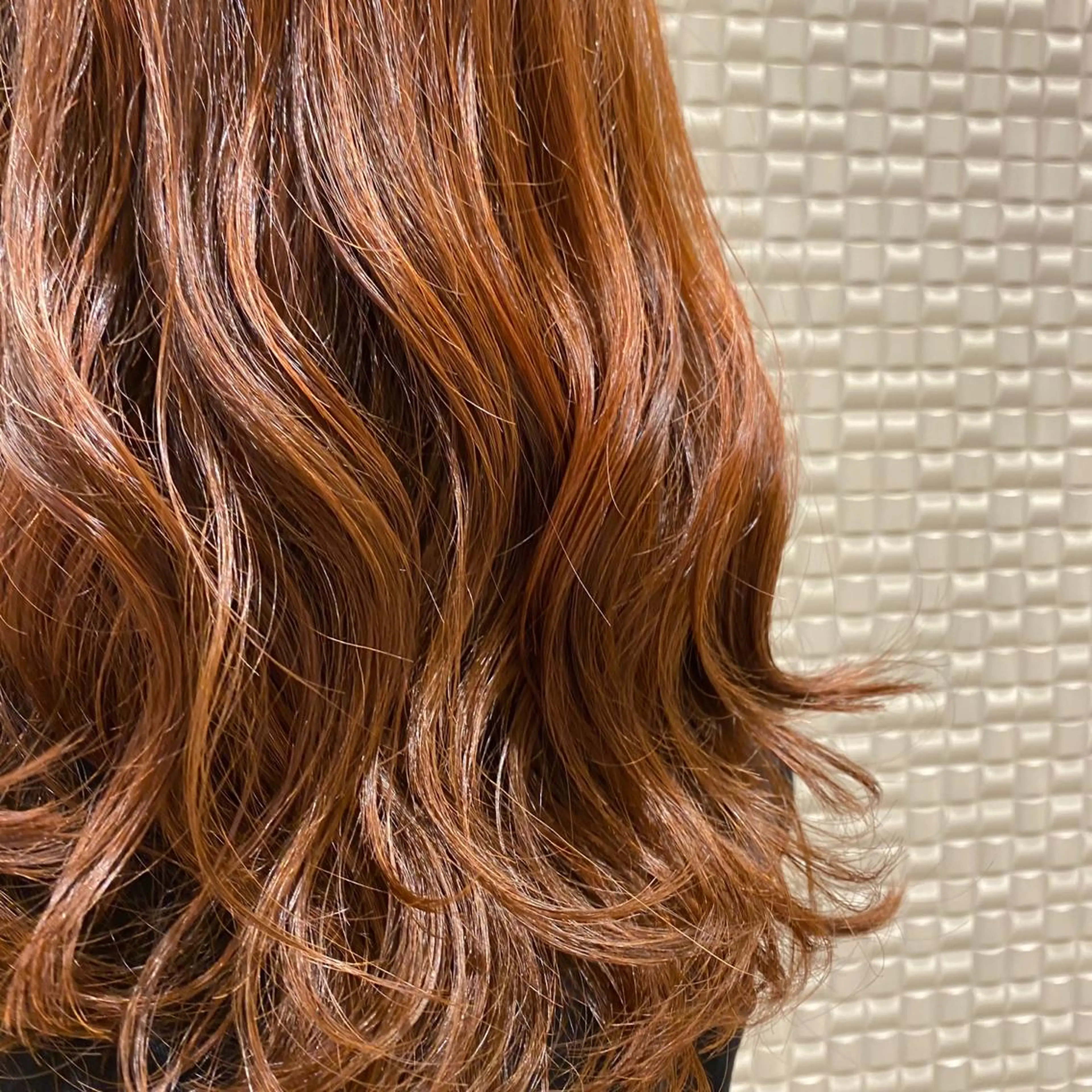 ミディアム 新宿スペインカール ヨモギダのヘアスタイル