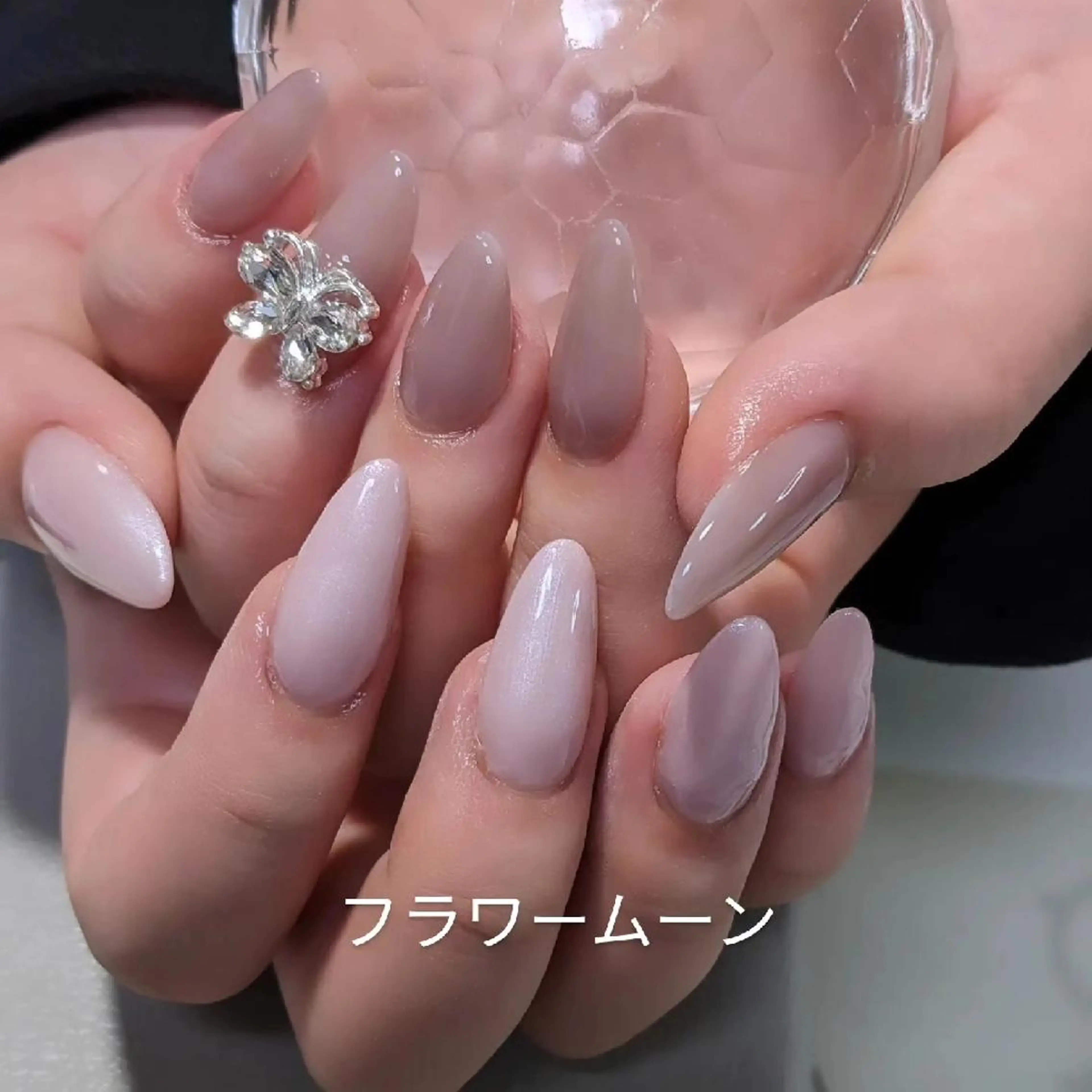 ネイル スカルプネイル シンプルネイル フラワー ムーンのネイルデザイン