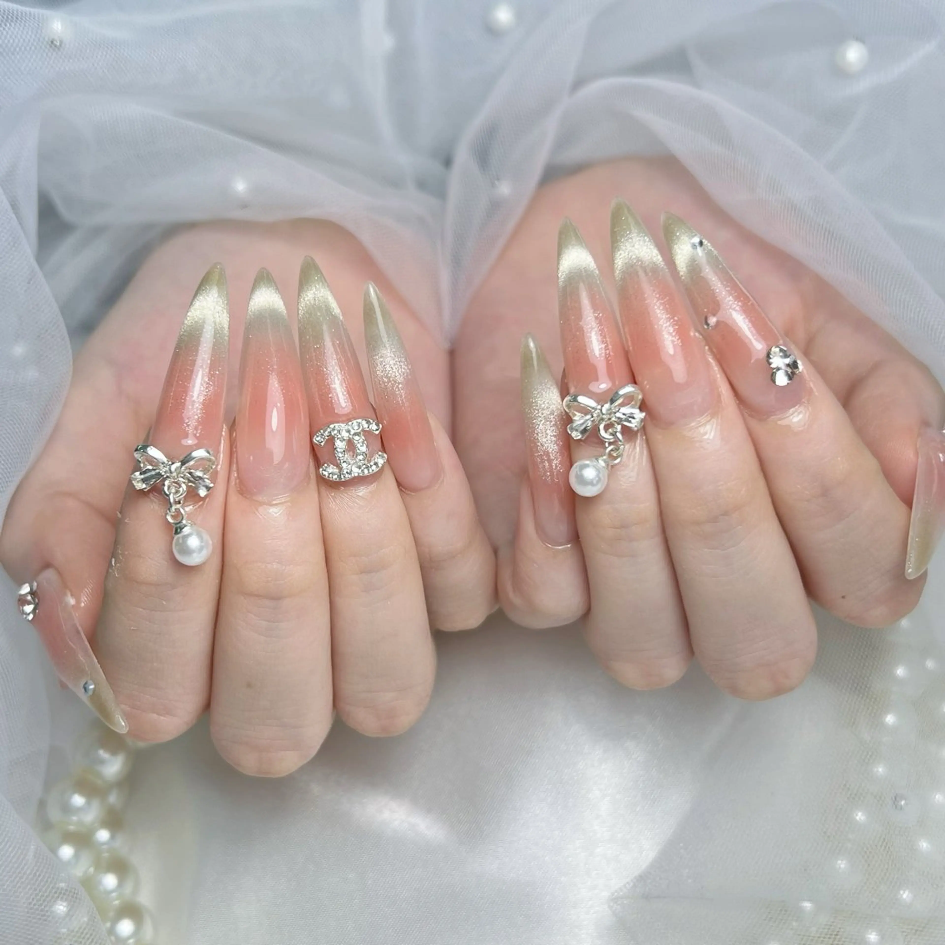 ネイル アートネイル ジェルネイル キラキラネイル 持ち込み シンプルネイル ハンドネイル ハンドケア ぱん ちゃんのネイルデザイン